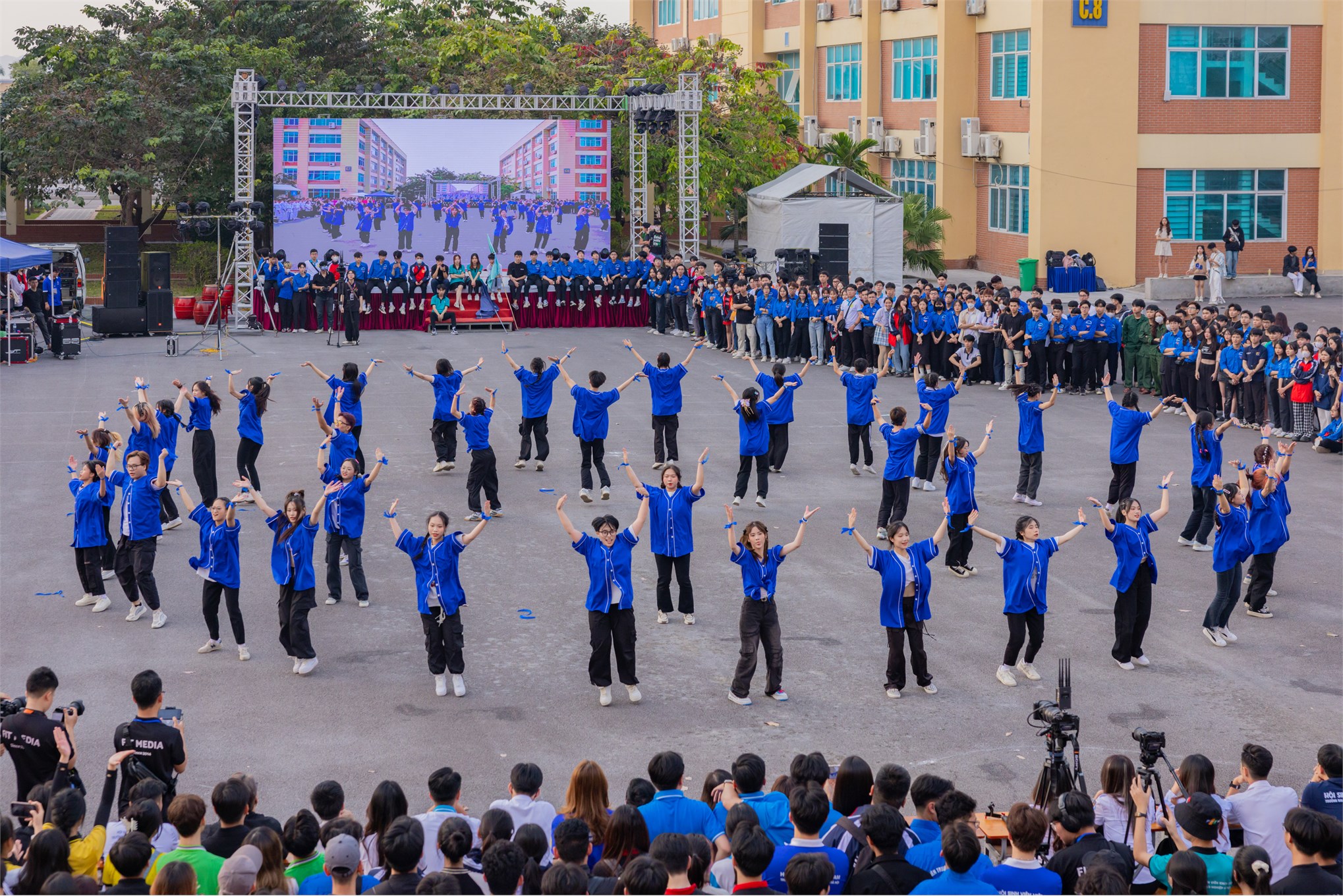 Sinh viên Trường Ngoại ngữ - Du lịch, Đại học Công nghiệp Hà Nội tạo dấu ấn tại Ngày hội kết nối sinh viên HaUI CONNECTION 2023