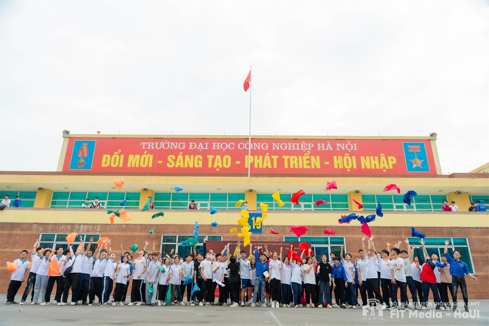 Sinh viên Trường Ngoại ngữ - Du lịch, Đại học Công nghiệp Hà Nội tạo dấu ấn tại Ngày hội kết nối sinh viên HaUI CONNECTION 2023