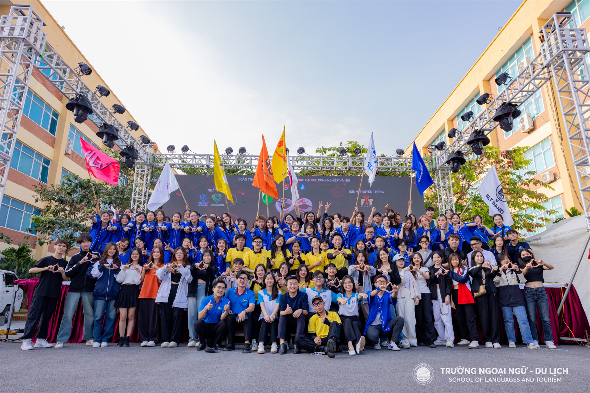 Sinh viên Trường Ngoại ngữ - Du lịch, Đại học Công nghiệp Hà Nội tạo dấu ấn tại Ngày hội kết nối sinh viên HaUI CONNECTION 2023