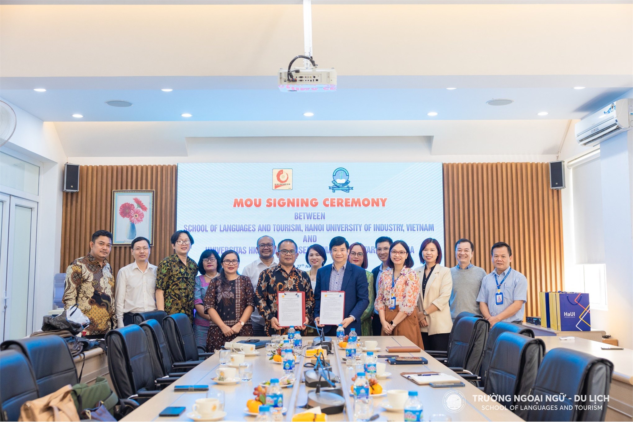 Dấu mốc mới cho mối quan hệ hợp tác phát triển giữa Trường Ngoại ngữ - Du lịch, Trường Đại học Công nghiệp Hà Nội và Trường Đại học Universitas HKBP Nommensen