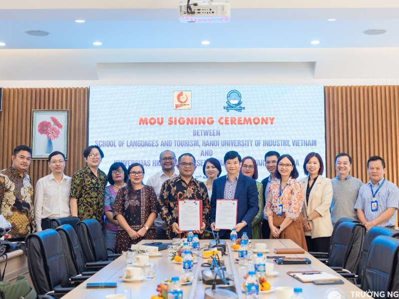 Thiết lập mối quan hệ hợp tác giữa Trường Ngoại ngữ - Du lịch, Trường Đại học Công nghiệp Hà Nội và Trường Đại học Universitas HKBP Nommensen