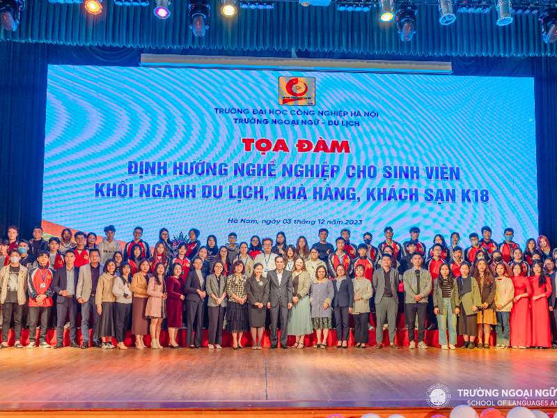 Tọa đàm “Định hướng nghề nghiệp cho tân sinh viên khối ngành Du lịch – Khách sạn”