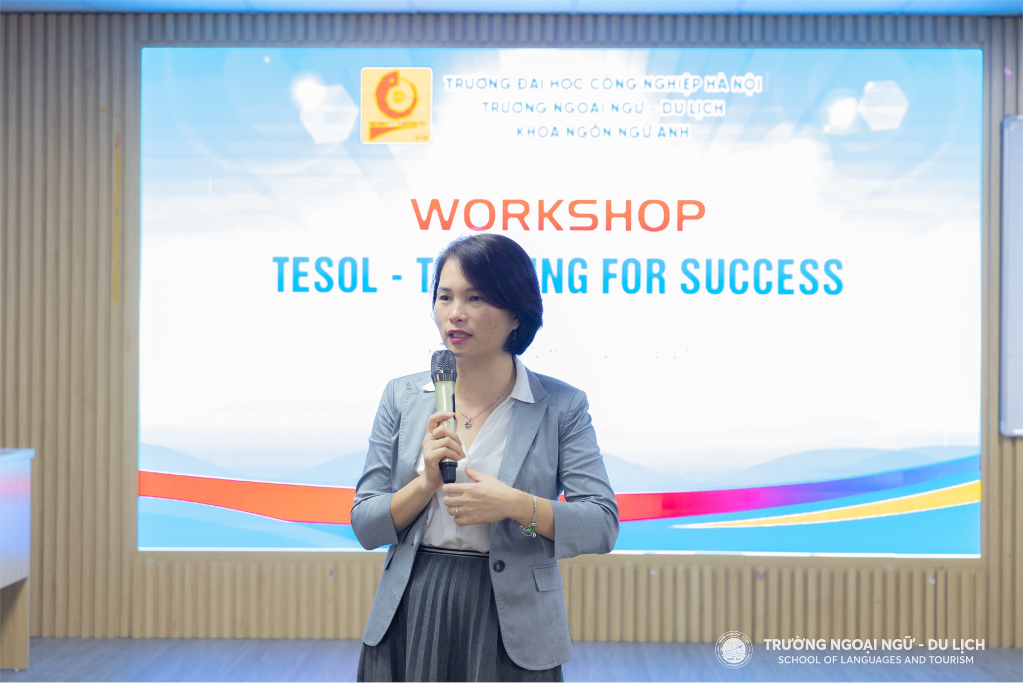 Tọa đàm `Trao đổi chuyên đề TESOL - Teaching for success`