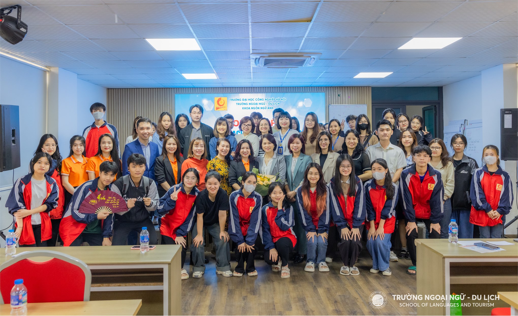 Tọa đàm `Trao đổi chuyên đề TESOL - Teaching for success`