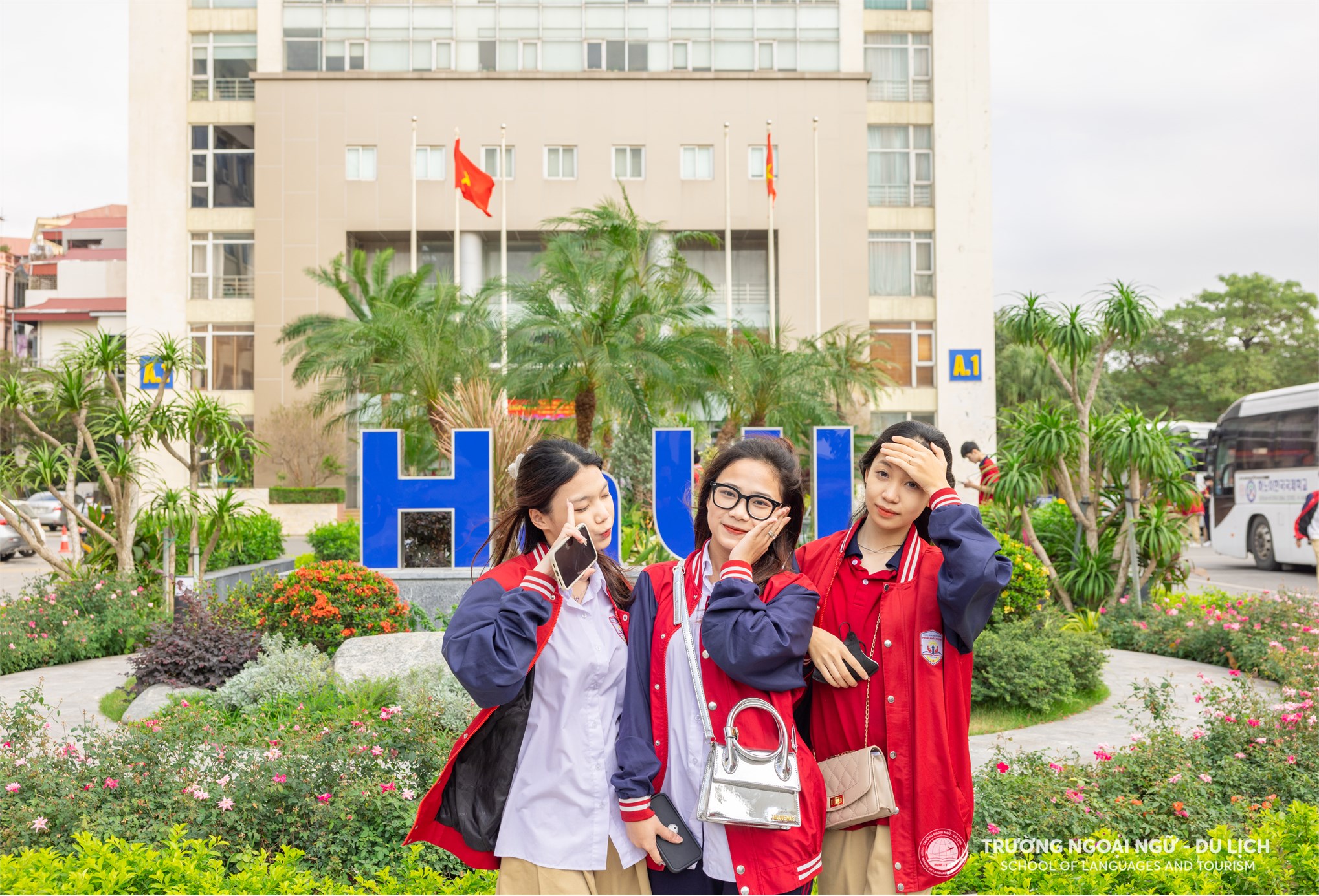 Đại học Công nghiệp Hà Nội đón gần 400 thầy cô, phụ huynh và học sinh Trường THPT Phùng Khắc Khoan, Đống Đa, Hà Nội