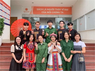 Sinh viên khoa Ngôn ngữ Trung Quốc tham gia cuộc thi "Diễn kịch bằng tiếng Hán mùa 2 năm 2024" tại Trường Đại học Đại Nam