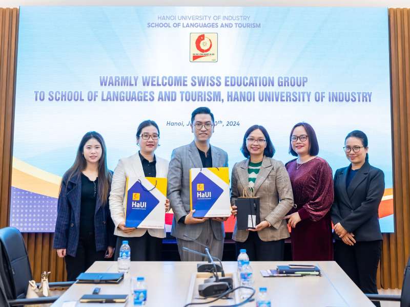Trường Ngoại ngữ - Du lịch tiếp đoàn Trường Swiss Educaticon Group, Thuỵ Sĩ