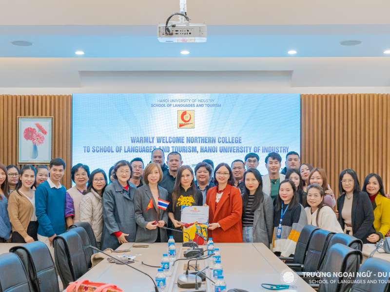 Trường Ngoại ngữ - Du lịch tiếp đoàn công tác Trường Northern College, Thái Lan
