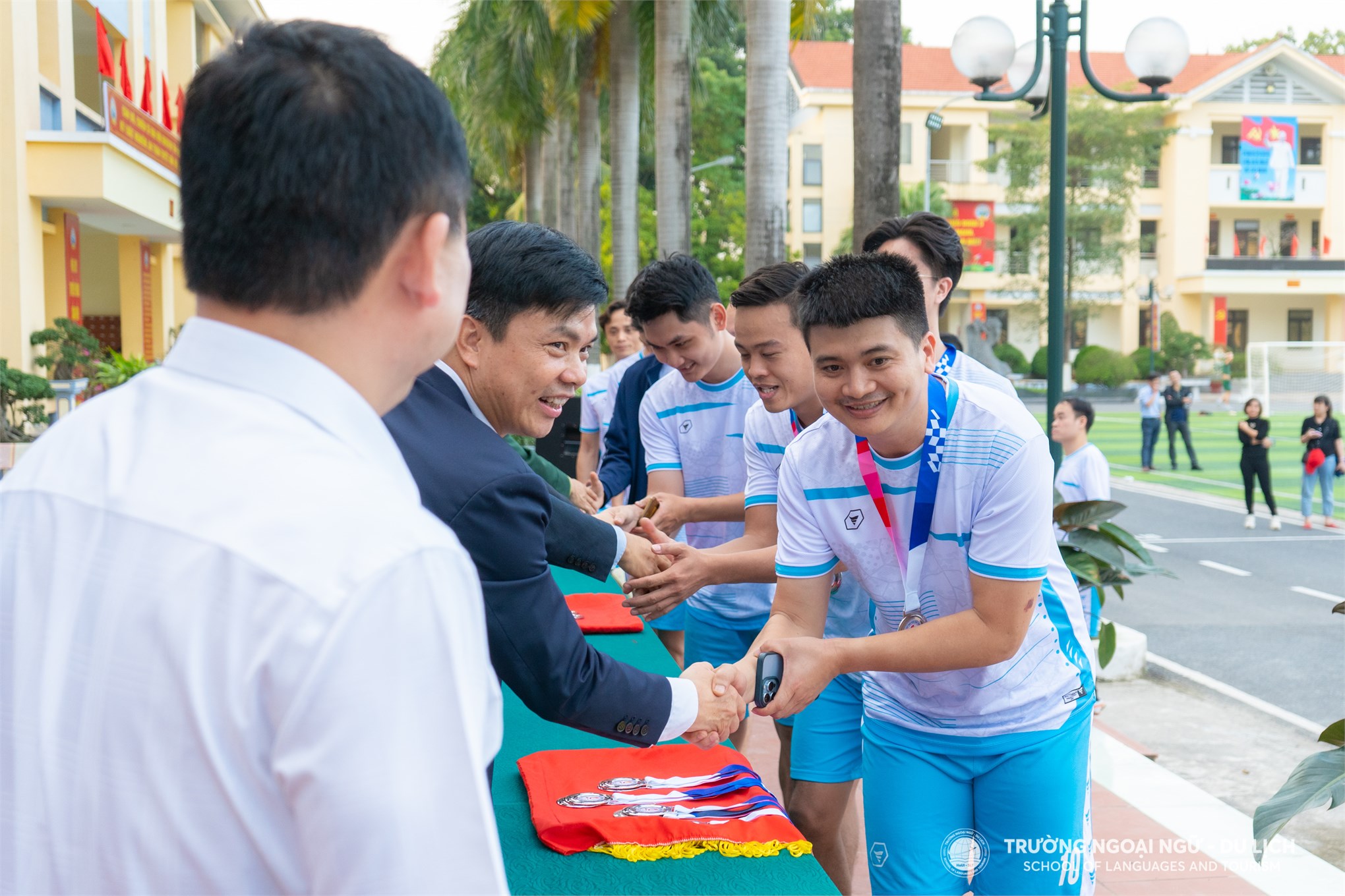 Liên quân Trường Ngoại ngữ Du lịch giành giải Nhì môn Bóng đá Nam tại Hội thao Thể dục Thể thao viên chức, người lao động HaUI năm 2024