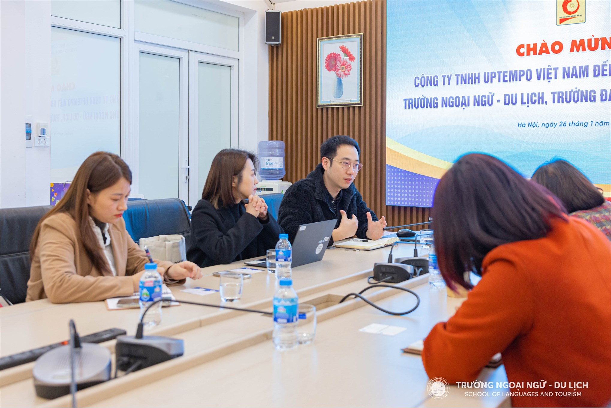 Trường Ngoại ngữ - Du lịch, Trường Đại học Công nghiệp Hà Nội đã tổ chức đón tiếp đoàn công tác Công ty TNHH UPTEMPO Việt Nam