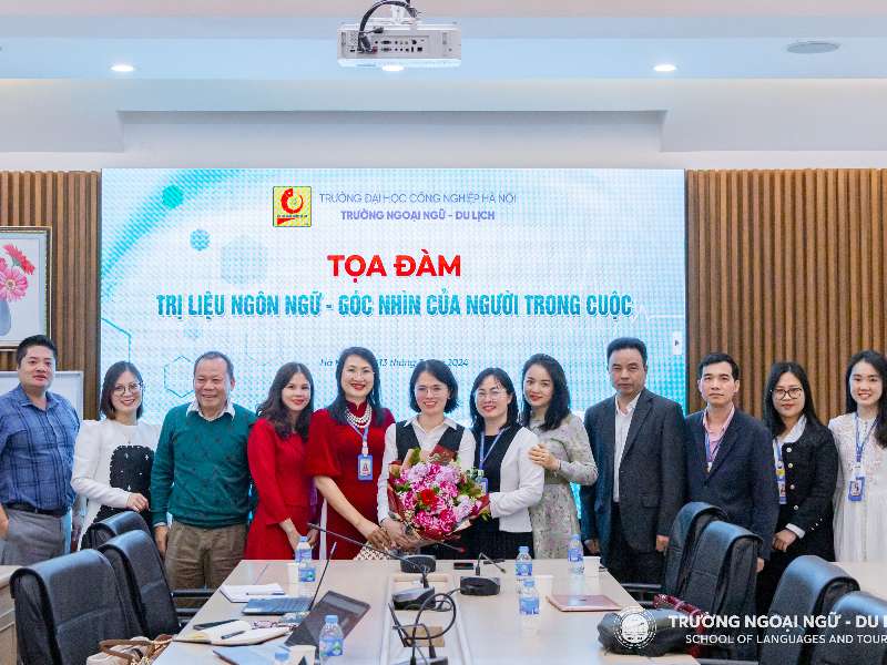 Khoa Tiếng Việt và Văn hóa Việt Nam tổ chức buổi toạ đàm: “Trị liệu ngôn ngữ - Góc nhìn của người trong cuộc”