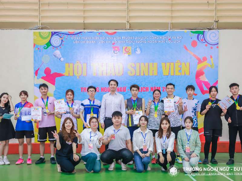 Chung kết Giải cầu lông "SLT Badminton 2024" Trường Ngoại ngữ - Du lịch, Trường Đại học Công nghiệp Hà Nội lần thứ I, năm 2024 (cơ sở Hà Nội)