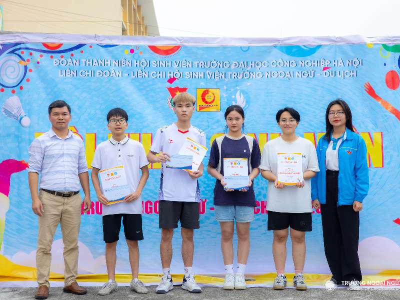 Tuổi trẻ Trường Ngoại ngữ - Du lịch tranh tài tại Hội thao sinh viên năm 2024