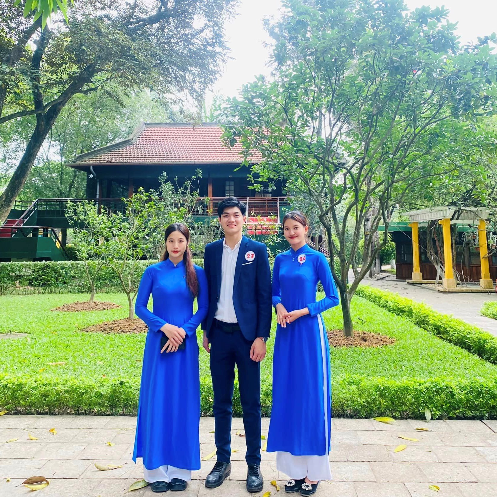 Sinh viên khoa Du lịch xuất sắc giành quyền vào chung kết cuộc thi thuyết minh viên tại điểm Khu di tích Chủ tịch Hồ Chí Minh tại Phủ Chủ tịch