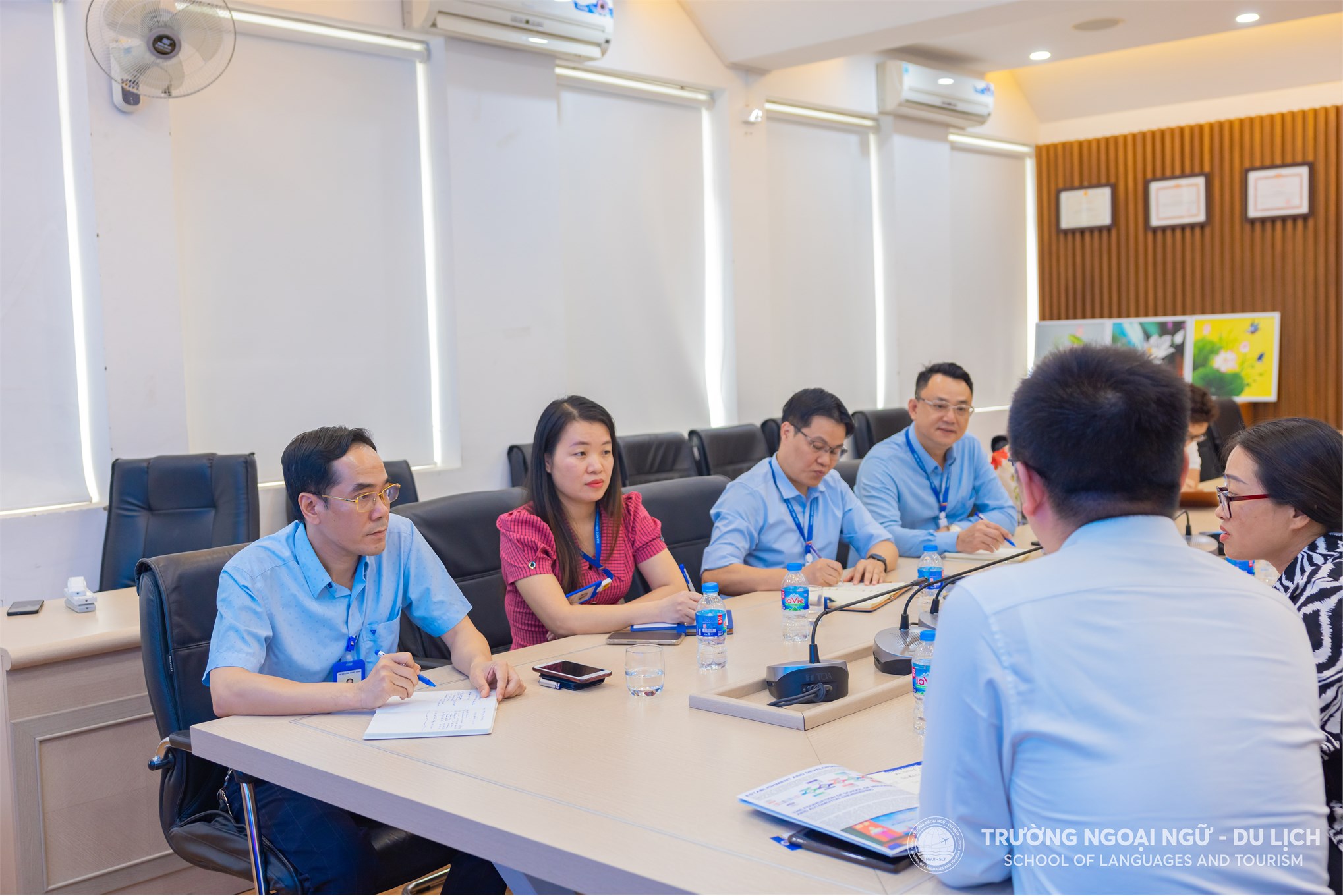 Trường Ngoại ngữ - Du lịch tiếp đón Trường Yangcheng Polytechnic college, Trung Quốc đến thăm và làm việc.