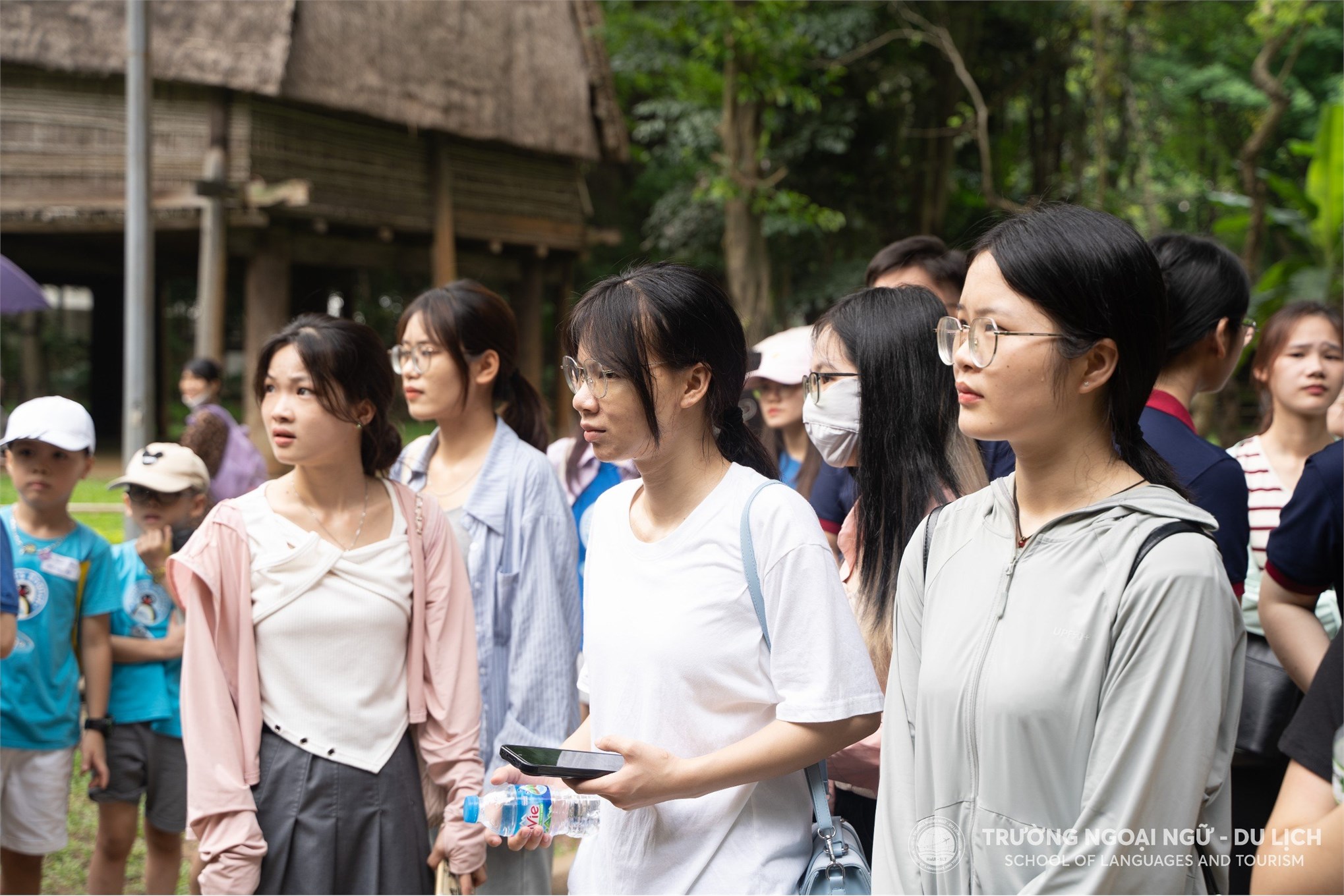 Sinh viên nước ngoài học Tiếng Việt thông qua hoạt động trải nghiệm tại Bảo tàng Dân tộc học Việt Nam