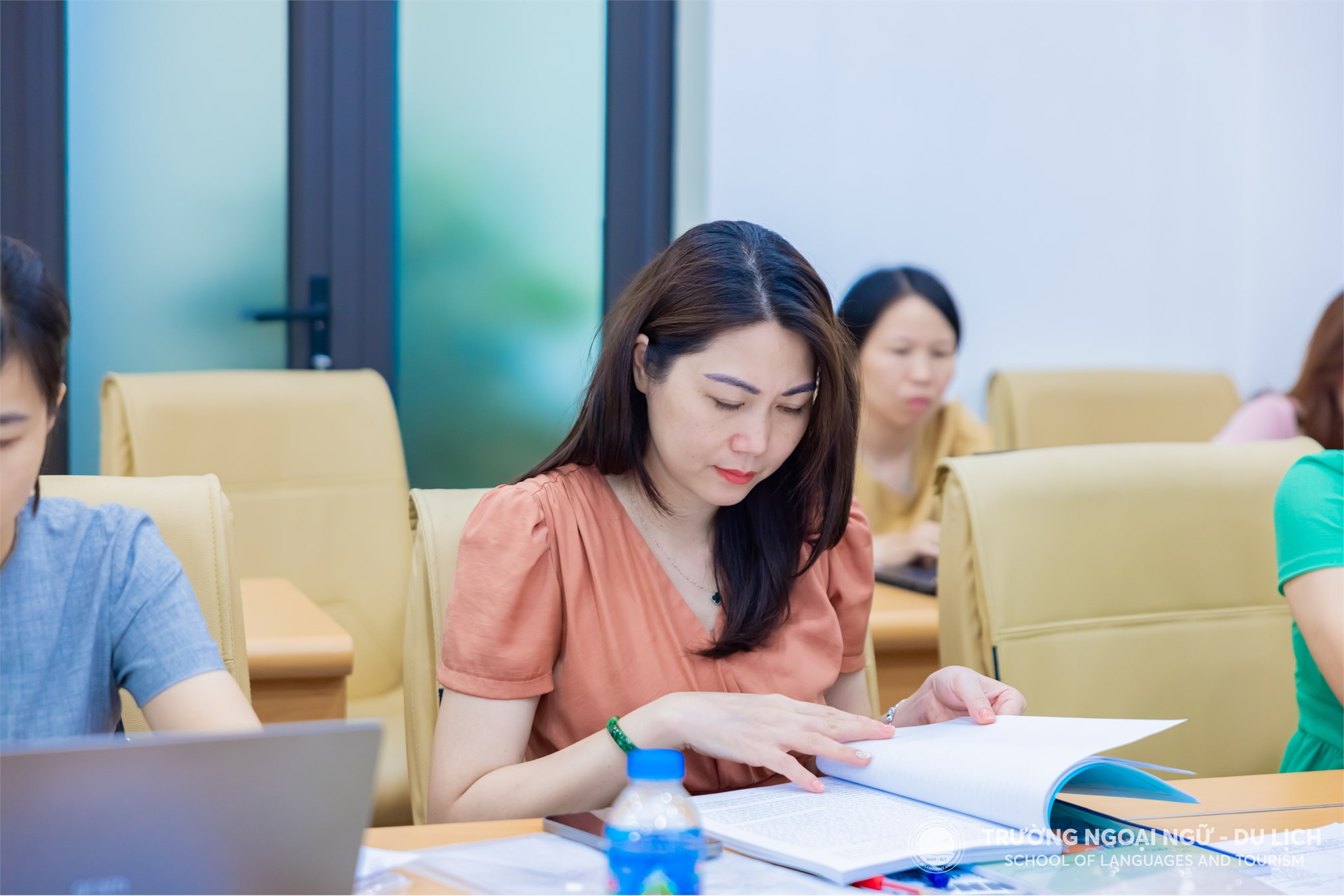 Nghiệm thu đề tài nghiên cứu khoa học: “Nâng cao hiệu quả sử dụng phòng học thông minh và phần mềm Smartclass để cải thiện chất lượng dạy học phiên dịch tại Trường Đại học Công nghiệp Hà Nội”