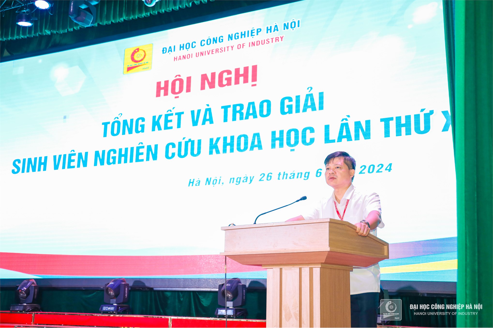 Sinh viên Trường Ngoại ngữ - Du lịch đạt thành tích cao trong hoạt động sinh viên nghiên cứu khoa học