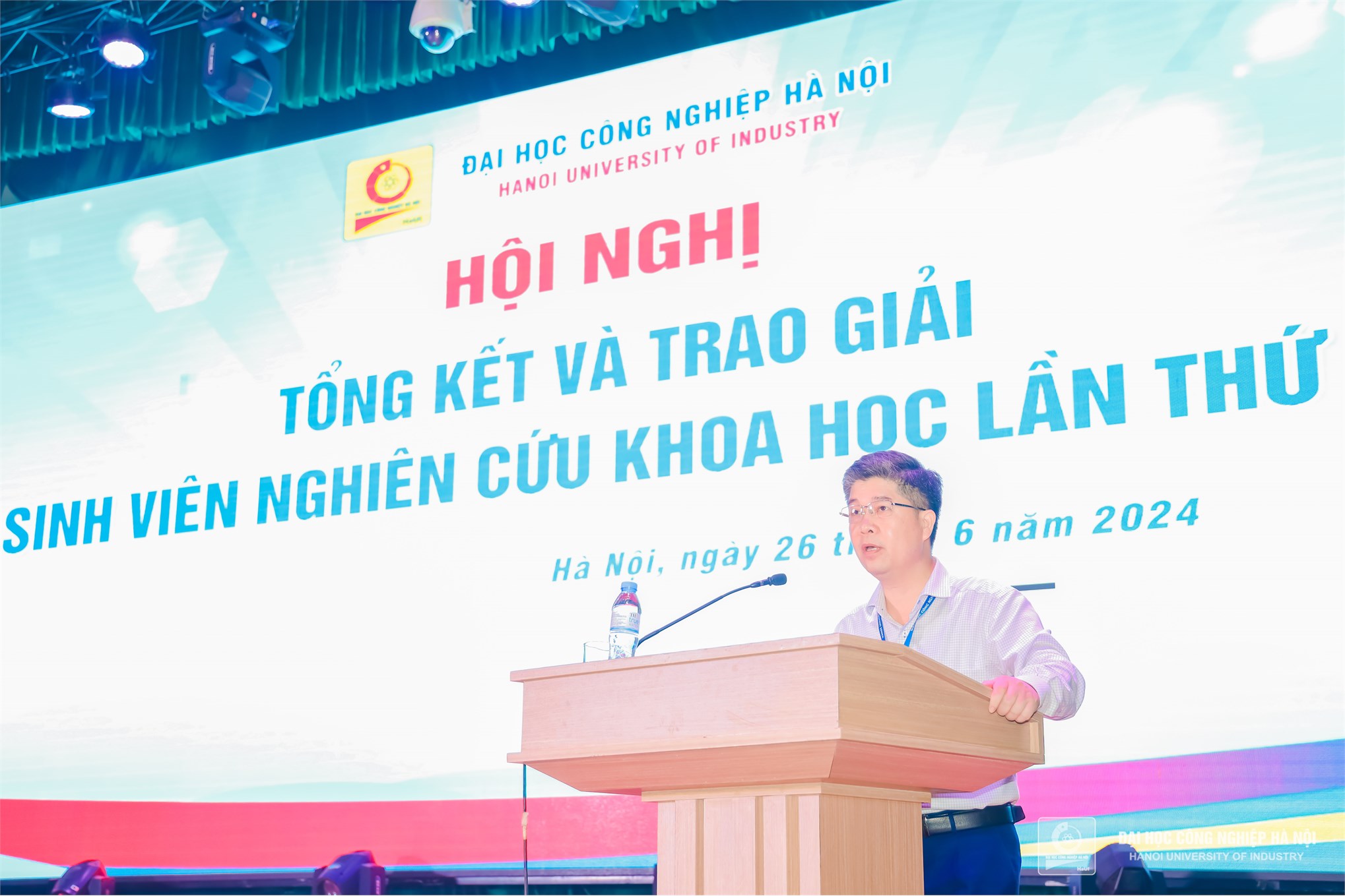 Sinh viên Trường Ngoại ngữ - Du lịch đạt thành tích cao trong hoạt động sinh viên nghiên cứu khoa học