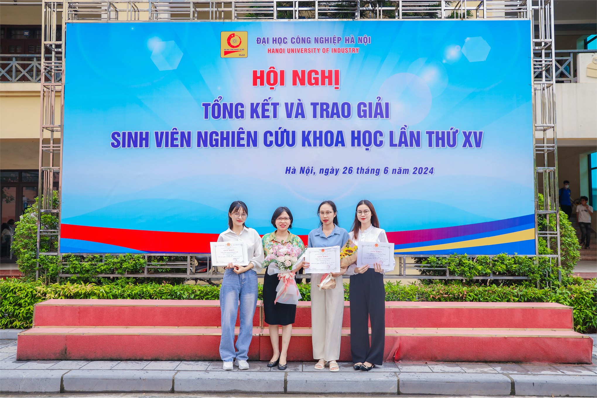 Nghiên cứu hành vi tiêu dùng xanh của khách hàng tại khách sạn Hanoi Daewoo