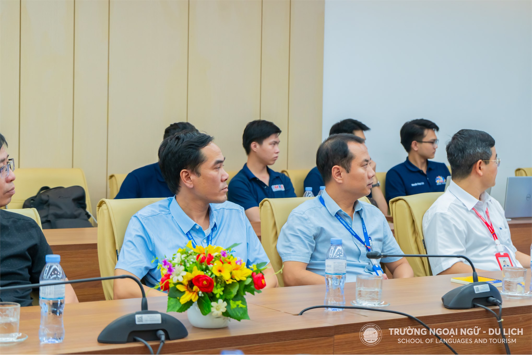 Tham quan trải nghiệm Không gian sáng tạo HaUI, khám phá môi trường học tập tại Trường Ngoại ngữ - Du lịch cùng thầy trò Trường THPT Nguyễn Sỹ Sách - Nghệ An