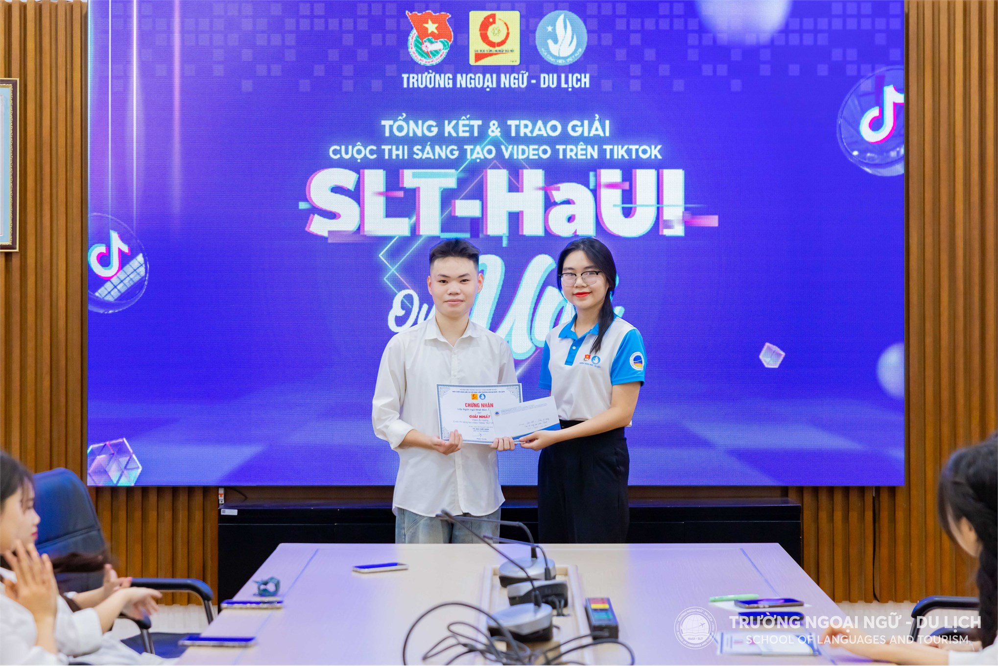 Tổng kết & trao giải cuộc thi Sáng tạo video trên Tiktok “SLT-HaUI - Our Uni”