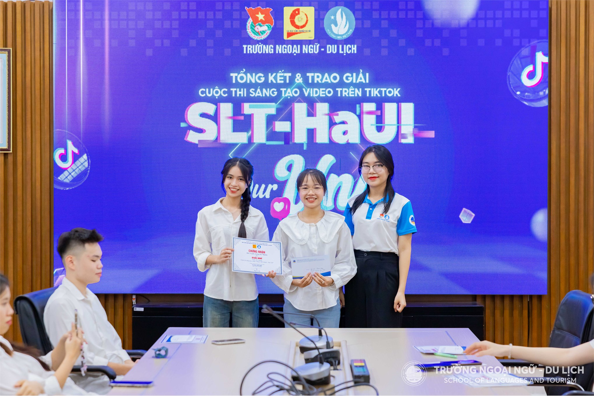 Tổng kết & trao giải cuộc thi Sáng tạo video trên Tiktok “SLT-HaUI - Our Uni”