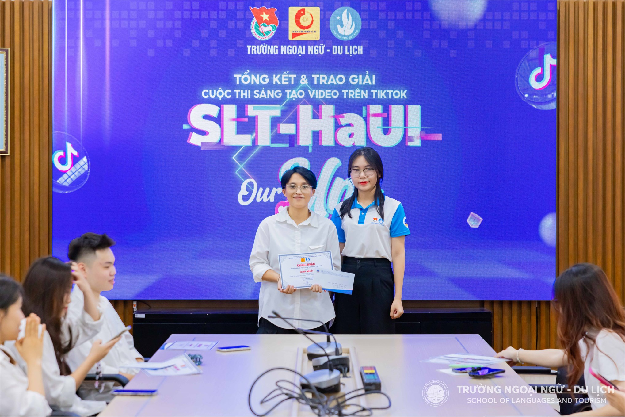 Tổng kết & trao giải cuộc thi Sáng tạo video trên Tiktok “SLT-HaUI - Our Uni”