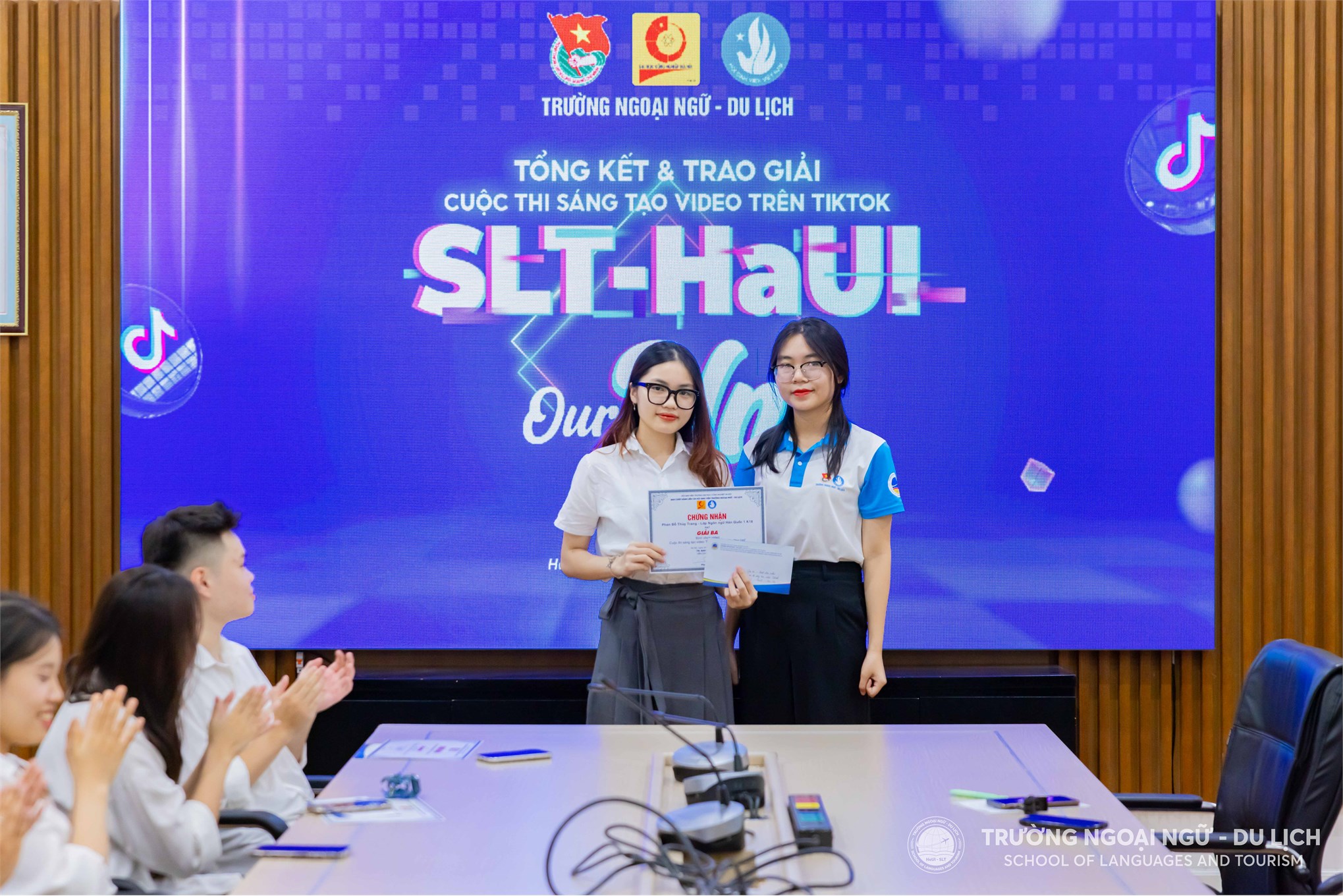 Tổng kết & trao giải cuộc thi Sáng tạo video trên Tiktok “SLT-HaUI - Our Uni”