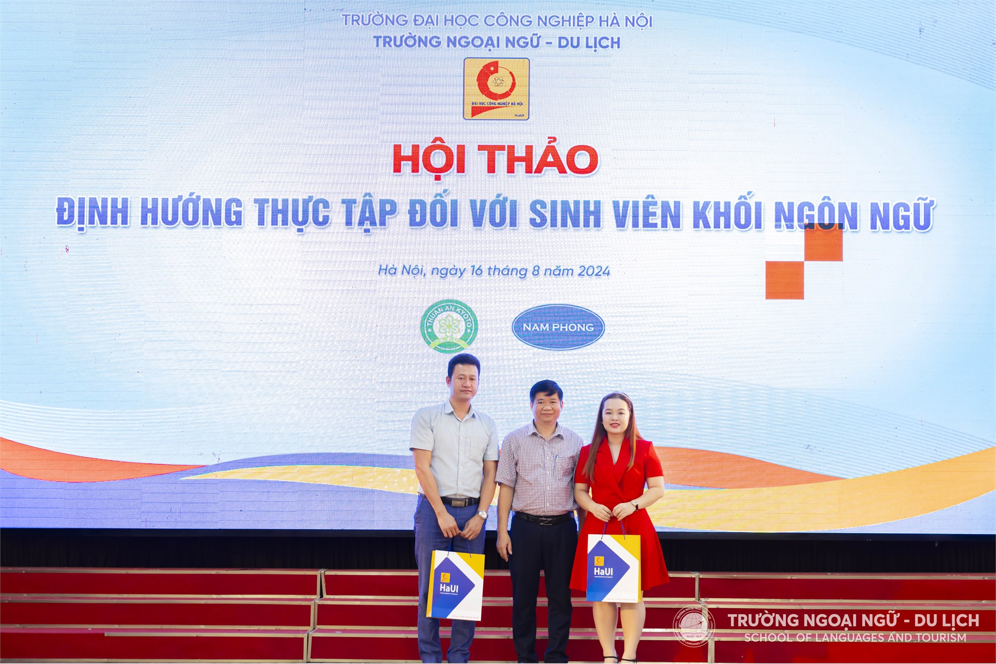 Hội thảo định hướng thực tập đối với sinh viên Khối Ngôn ngữ khóa 16