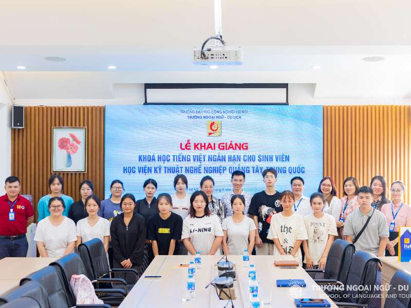 Khai giảng khoá đào tạo Tiếng Việt ngắn hạn cho sinh viên Học viện kỹ thuật nghề nghiệp Quảng Tây, Trung Quốc