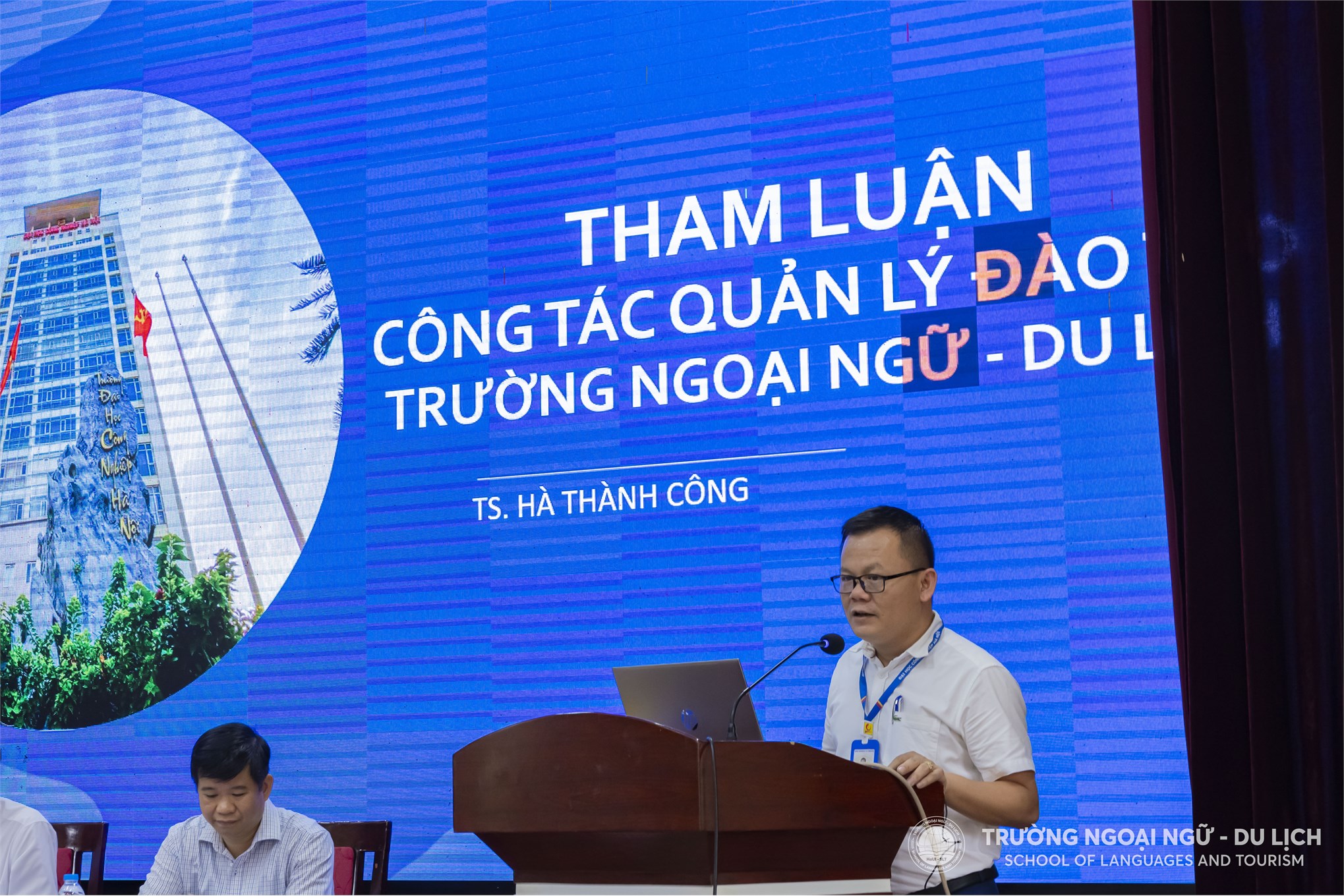 Hội nghị viên chức, người lao động Trường Ngoại ngữ - Du lịch năm học 2023 - 2024