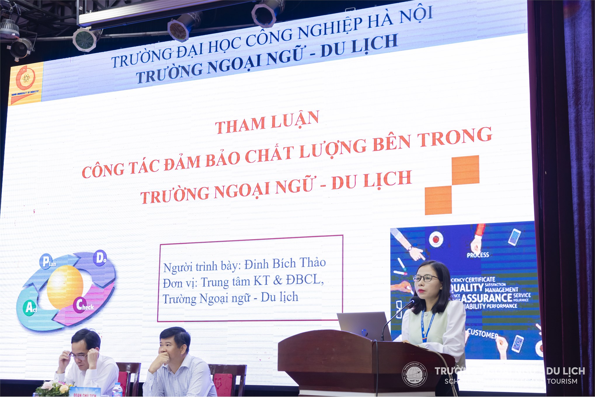 Hội nghị viên chức, người lao động Trường Ngoại ngữ - Du lịch năm học 2023 - 2024