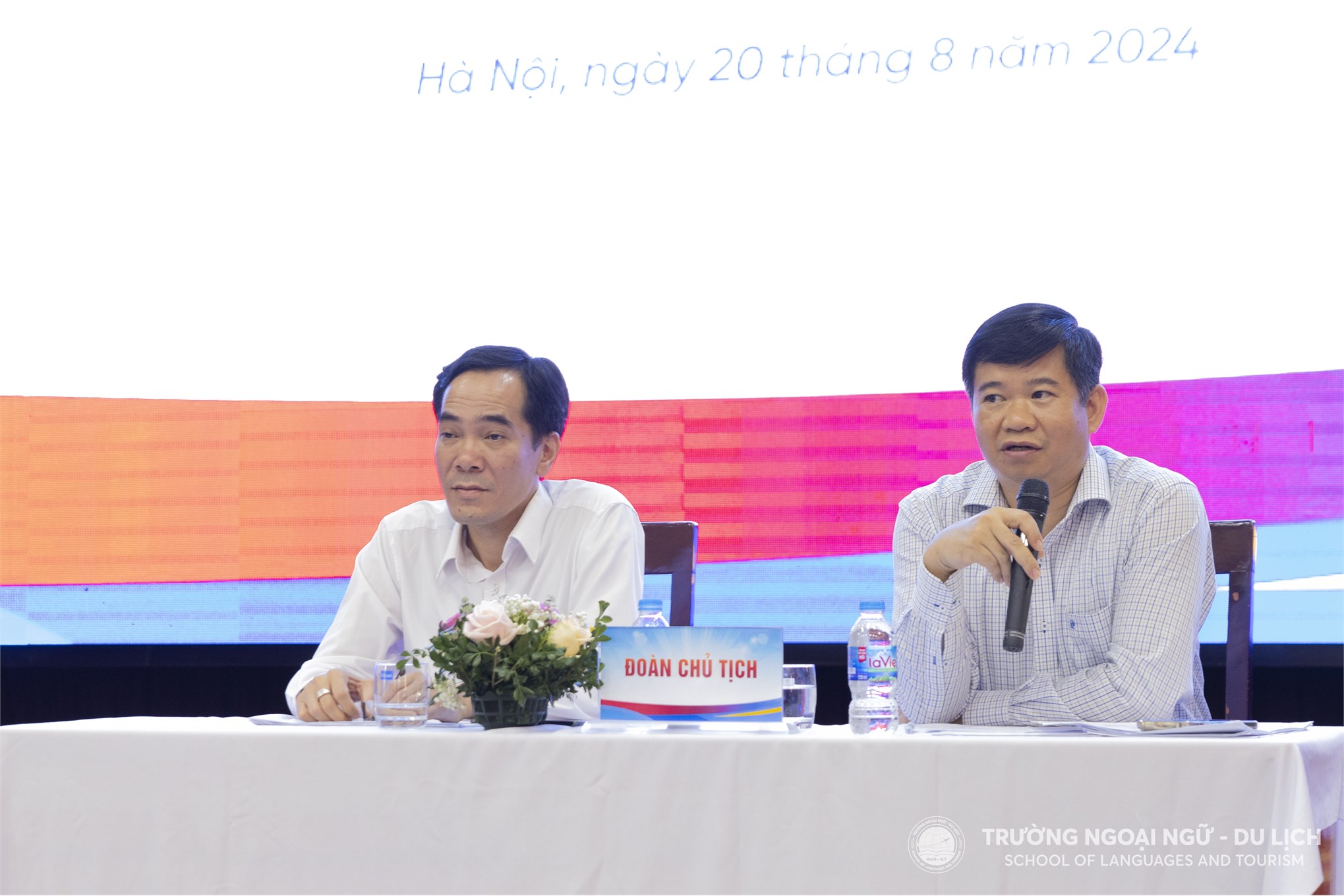 Hội nghị viên chức, người lao động Trường Ngoại ngữ - Du lịch năm học 2023 - 2024 và triển khai nhiệm vụ năm học 2024 - 2025