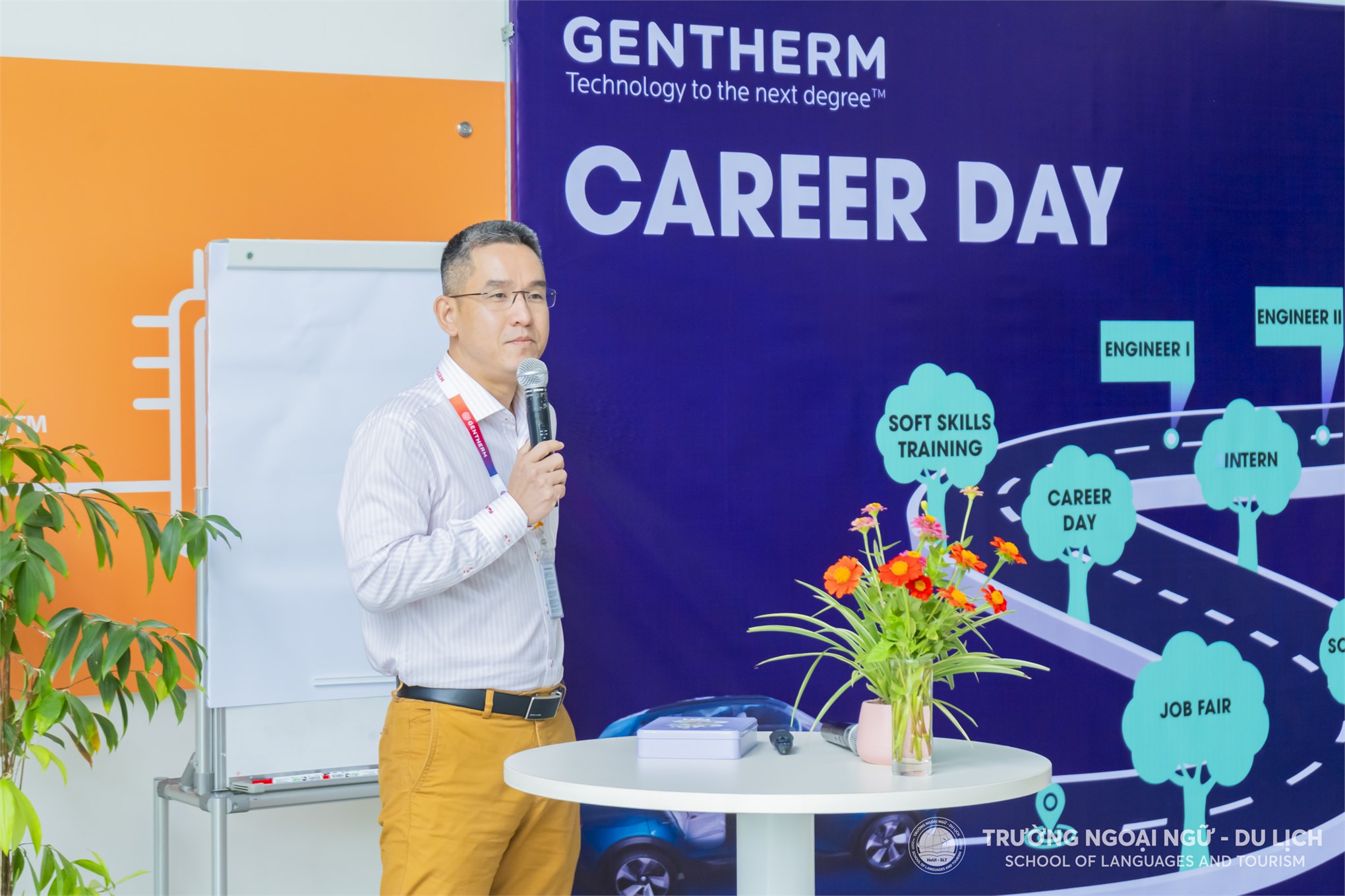 Sinh viên Trường Đại học Công nghiệp Hà Nội tham quan thực tế tại Công ty TNHH Gentherm Việt Nam