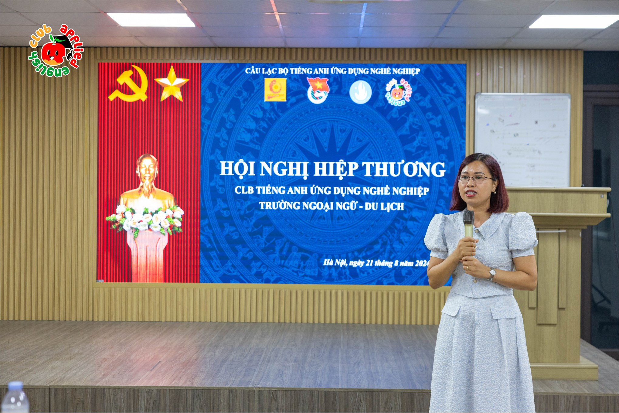 Câu lạc bộ Tiếng Anh Ứng dụng Nghề nghiệp có ban chủ nhiệm mới