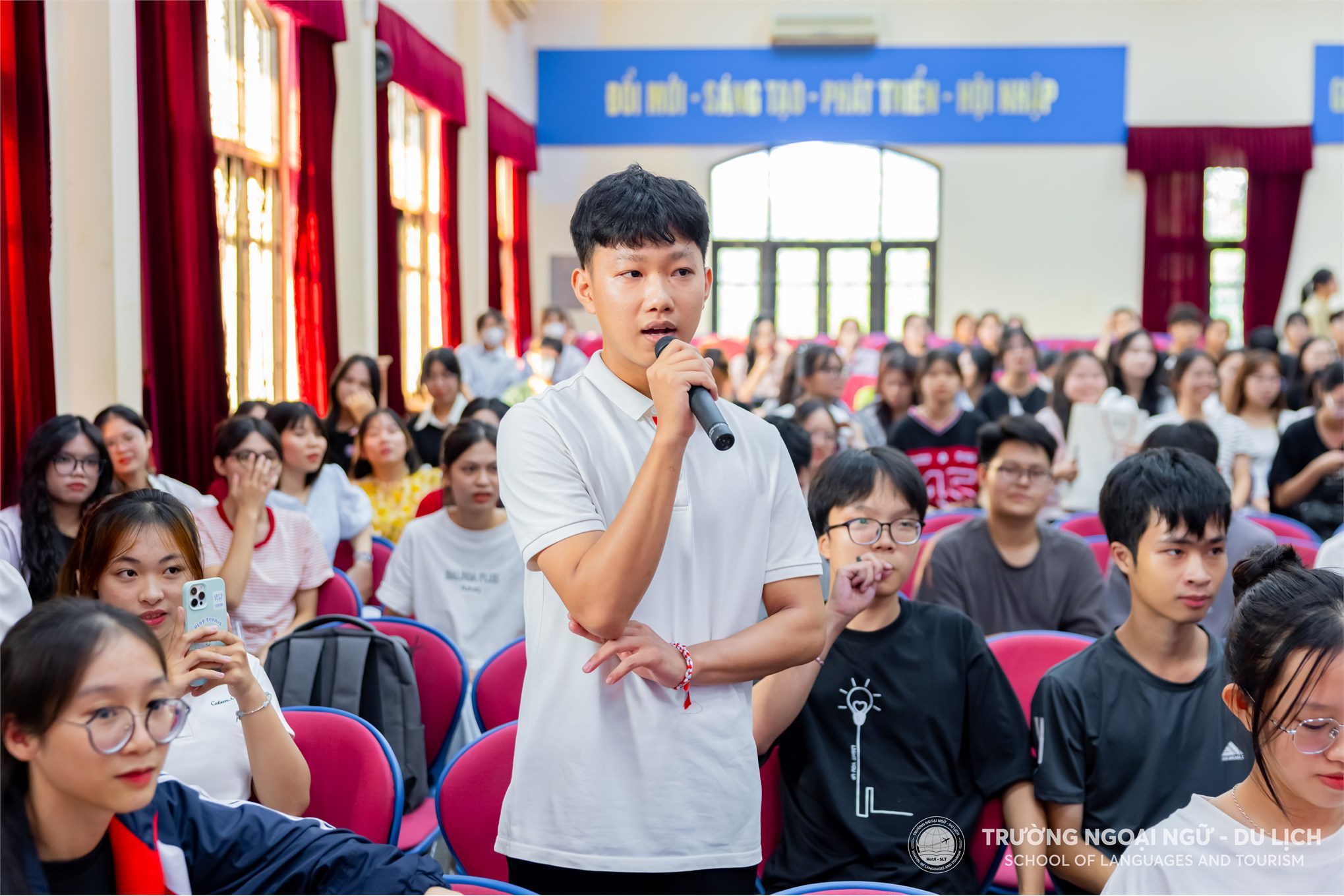 Chào tân sinh viên khoa Ngôn ngữ Trung Quốc “Một hành trình mới bắt đầu”