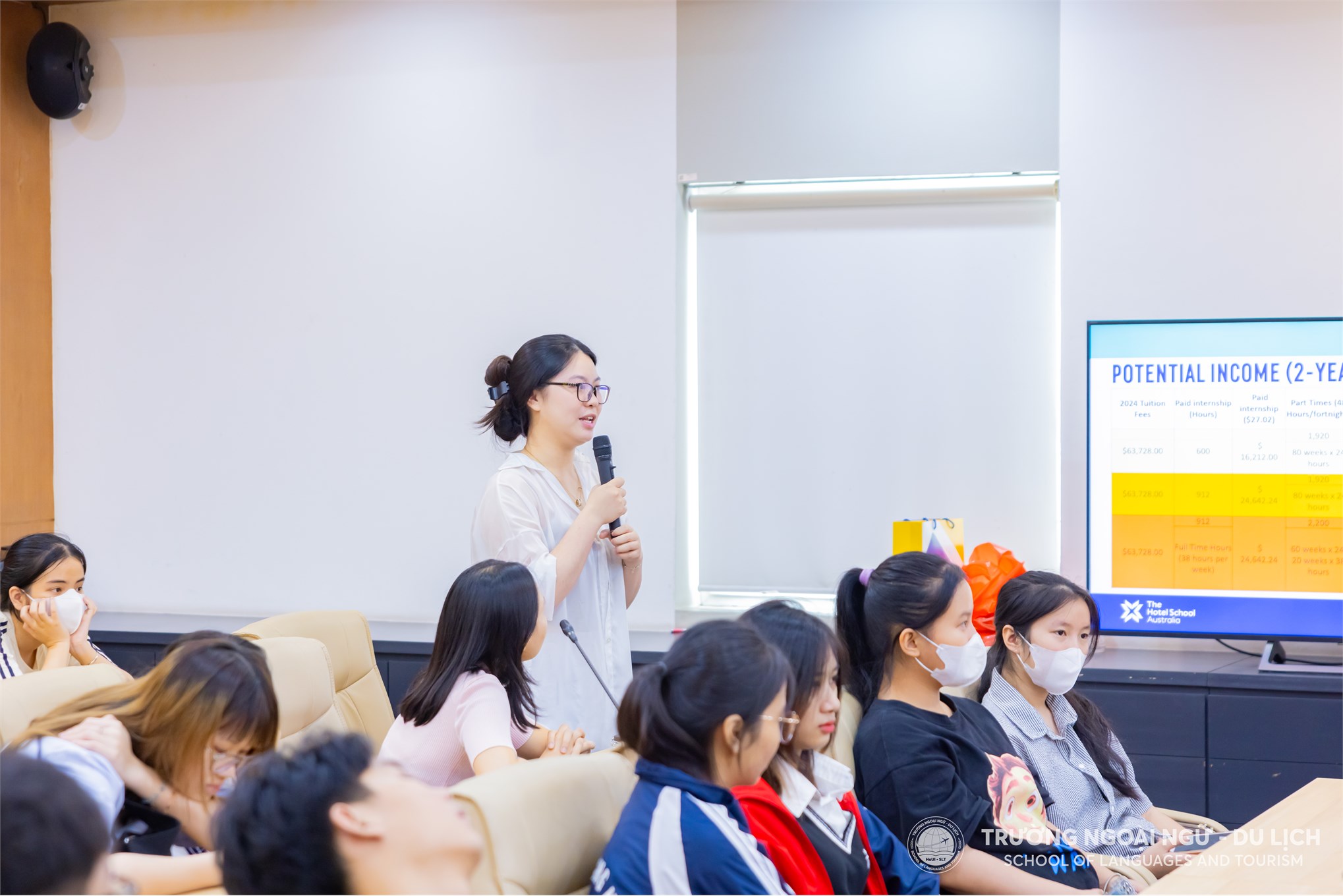 Trường Ngoại ngữ - Du lịch tiếp đón Trường Hotel School, Southern Cross University, Úc mở ra cơ hội thực tập tại Châu Âu cho sinh viên ngành EMI khoá 17, 18