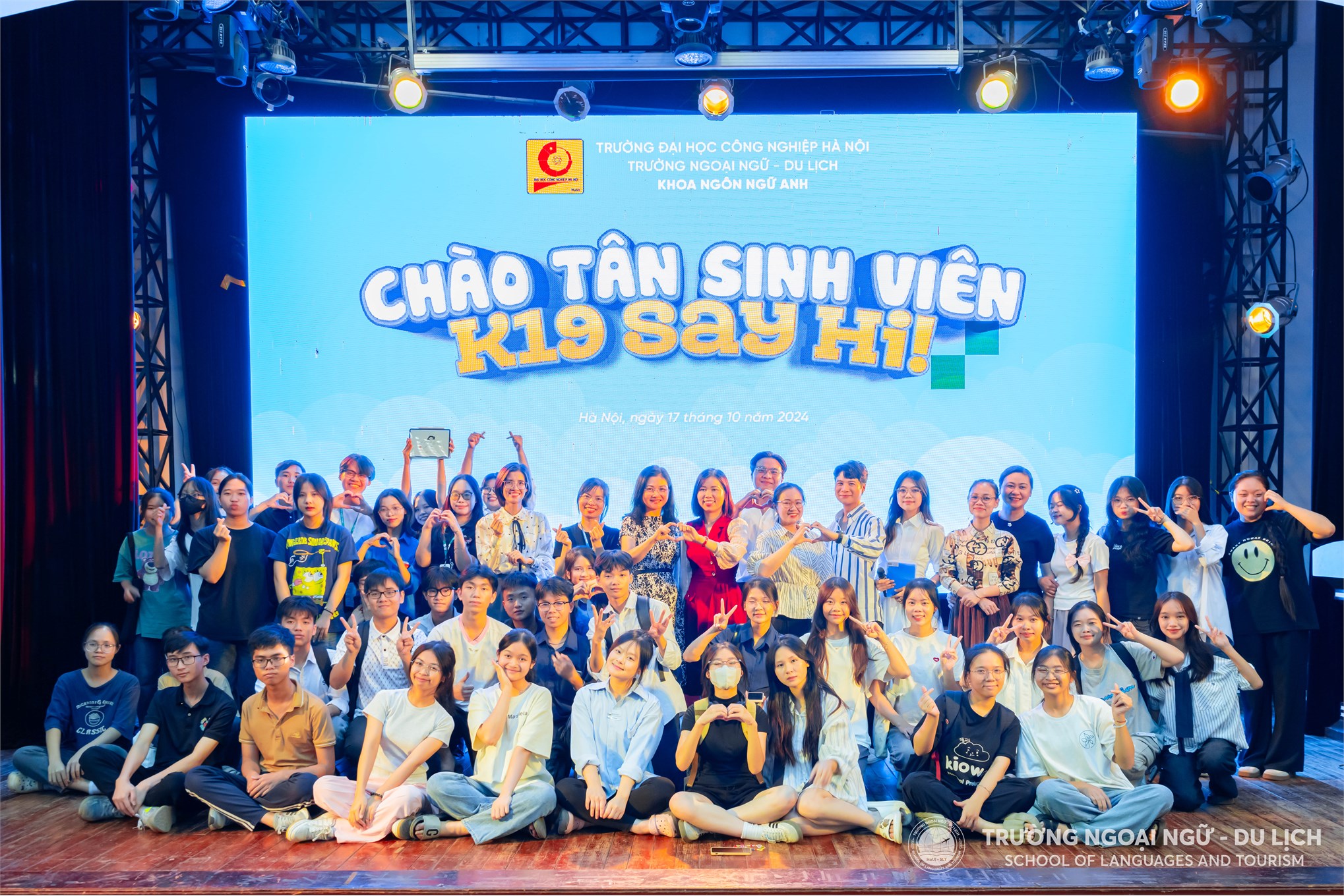 Chào tân sinh viên K19 Say Hi khoa Ngôn ngữ Anh, Trường Ngoại ngữ - Du lịch, Trường Đại học Công nghiệp Hà Nội