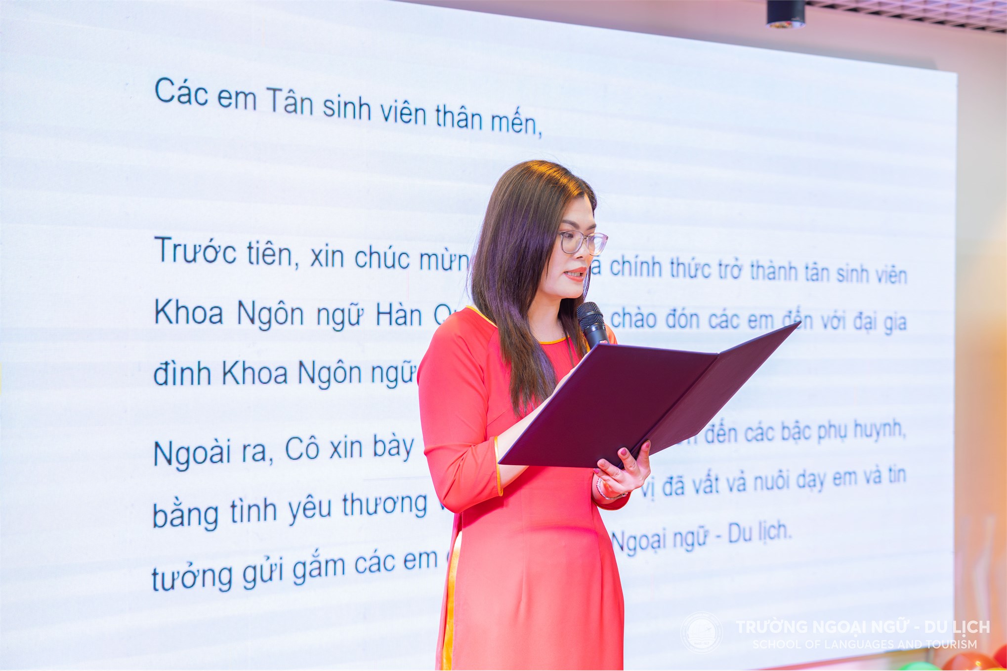 Chào tân sinh viên khoa Ngôn ngữ Hàn Quốc, Trường Ngoại ngữ - Du lịch, Trường Đại học Công nghiệp Hà Nội