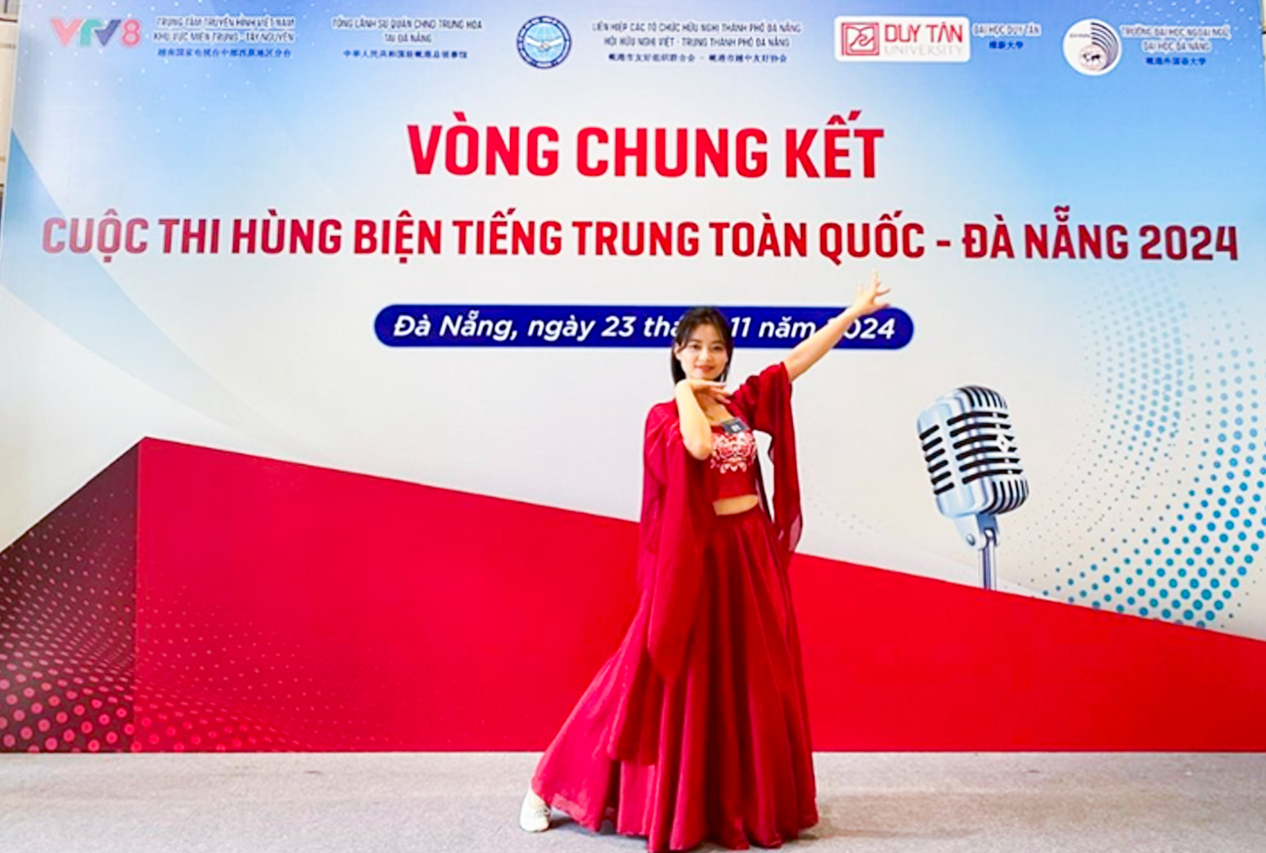 Sinh viên Khoa Ngôn ngữ Trung Quốc, Trường Ngoại ngữ - Du lịch, Trường Đại học Công nghiệp Hà Nội xuất sắc lọt vào Chung kết cuộc thi Hùng biện tiếng Trung toàn quốc - Đà Nẵng 2024 và giành giải Khuyến khích chung cuộc