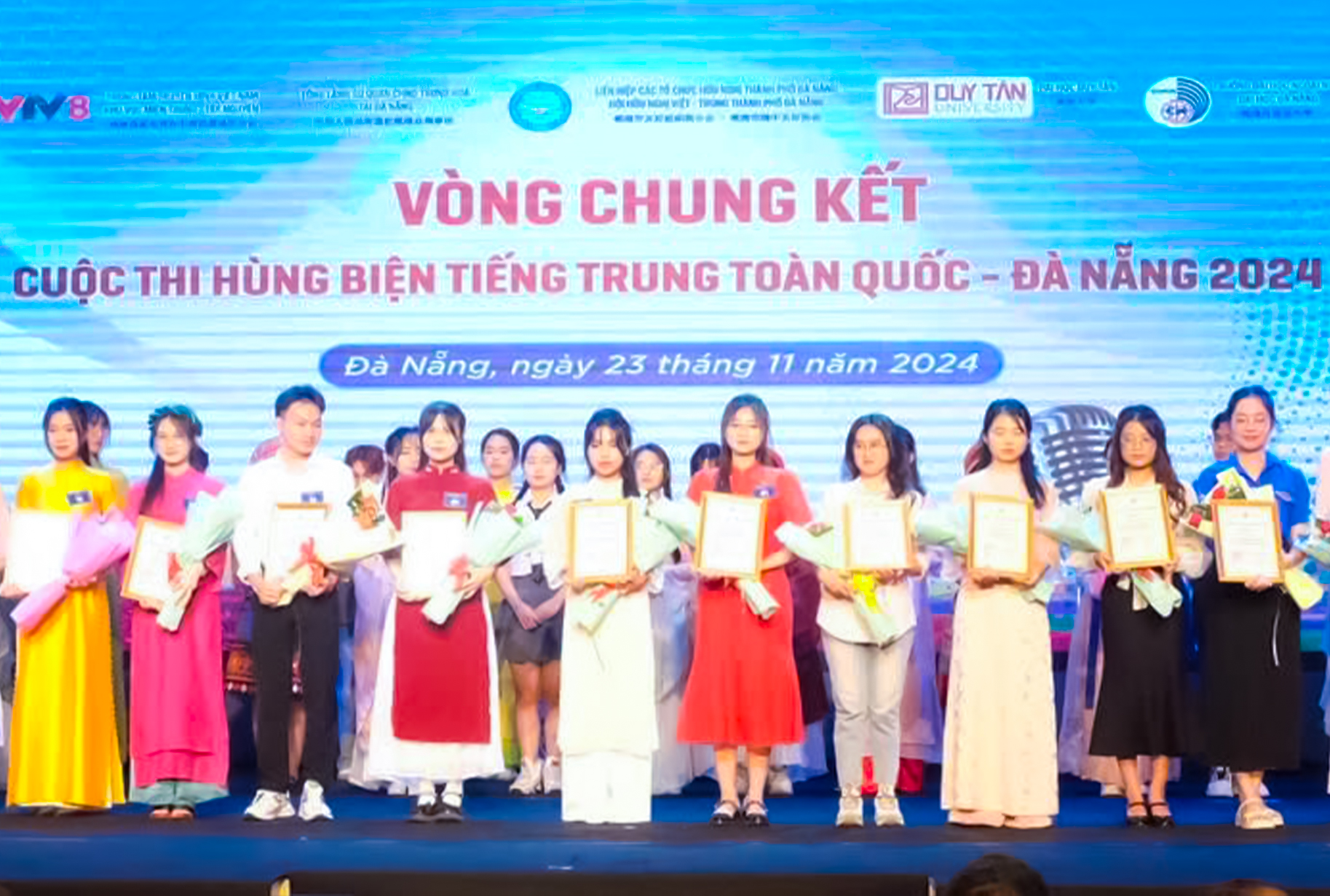 Sinh viên Khoa Ngôn ngữ Trung Quốc xuất sắc lọt vào Chung kết cuộc thi Hùng biện tiếng Trung toàn quốc - Đà Nẵng 2024 và giành giải Khuyến khích chung cuộc