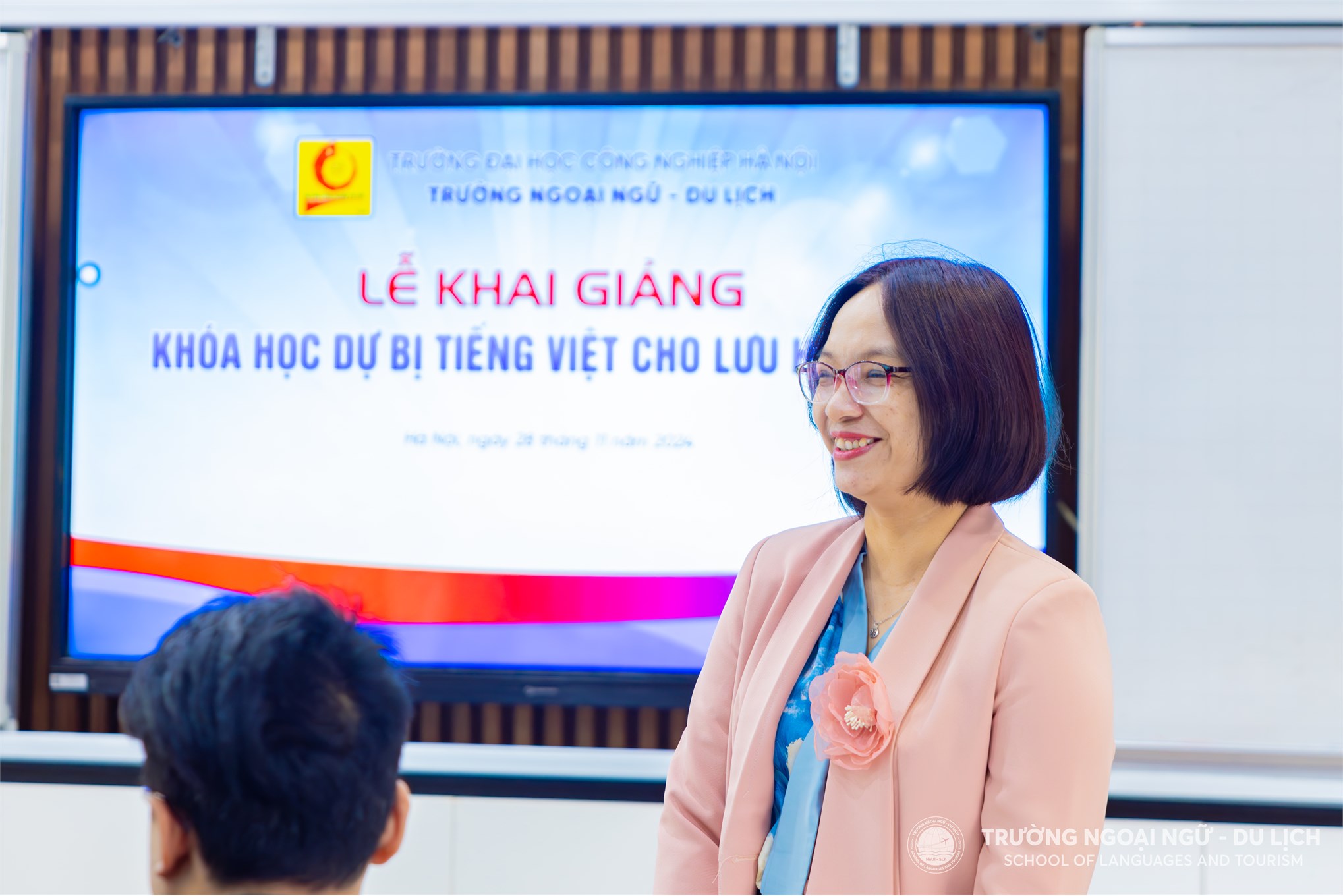 Khai giảng lớp dự bị tiếng Việt dành cho lưu học sinh Lào và Trung Quốc