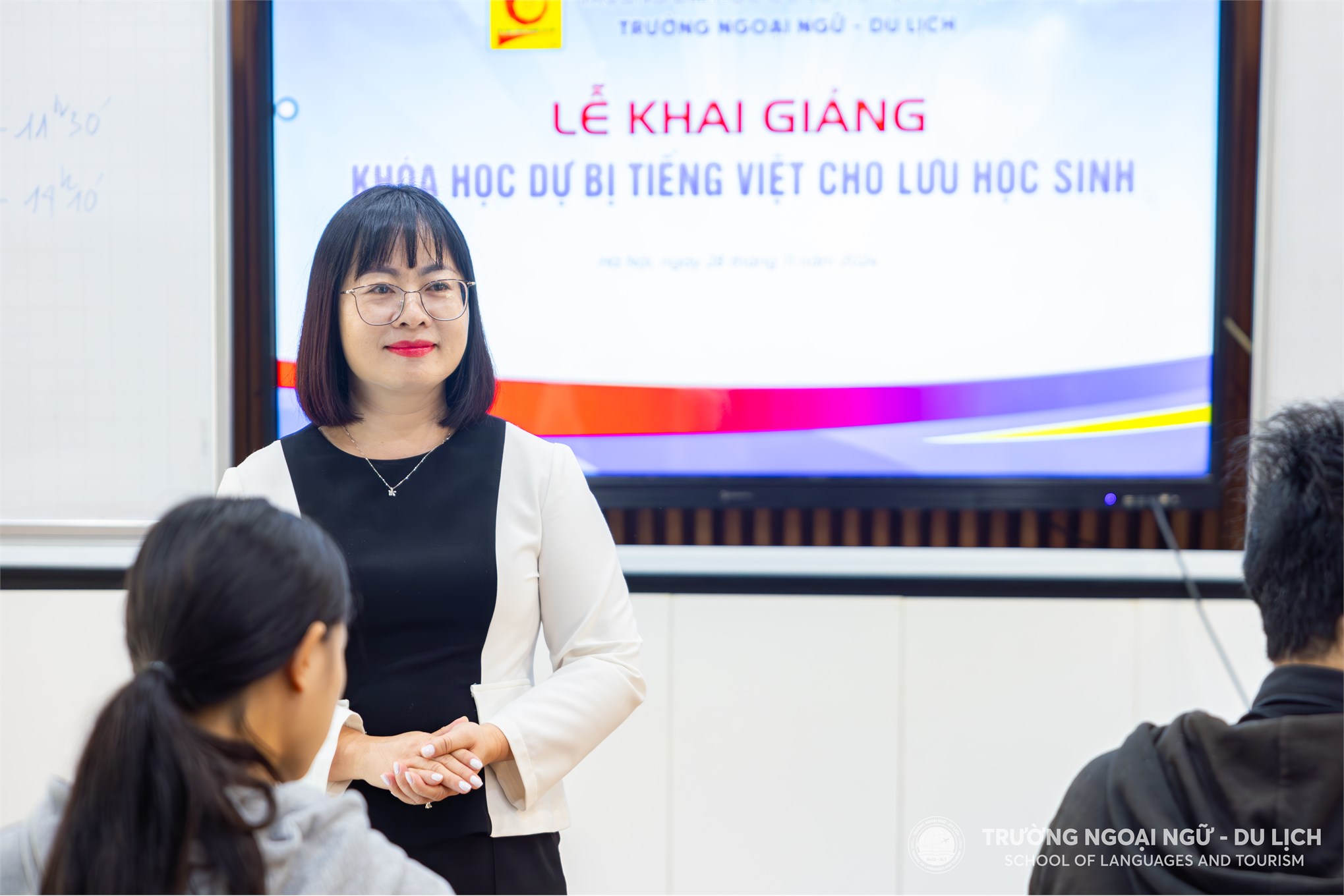 Khai giảng lớp dự bị tiếng Việt dành cho lưu học sinh Lào và Trung Quốc