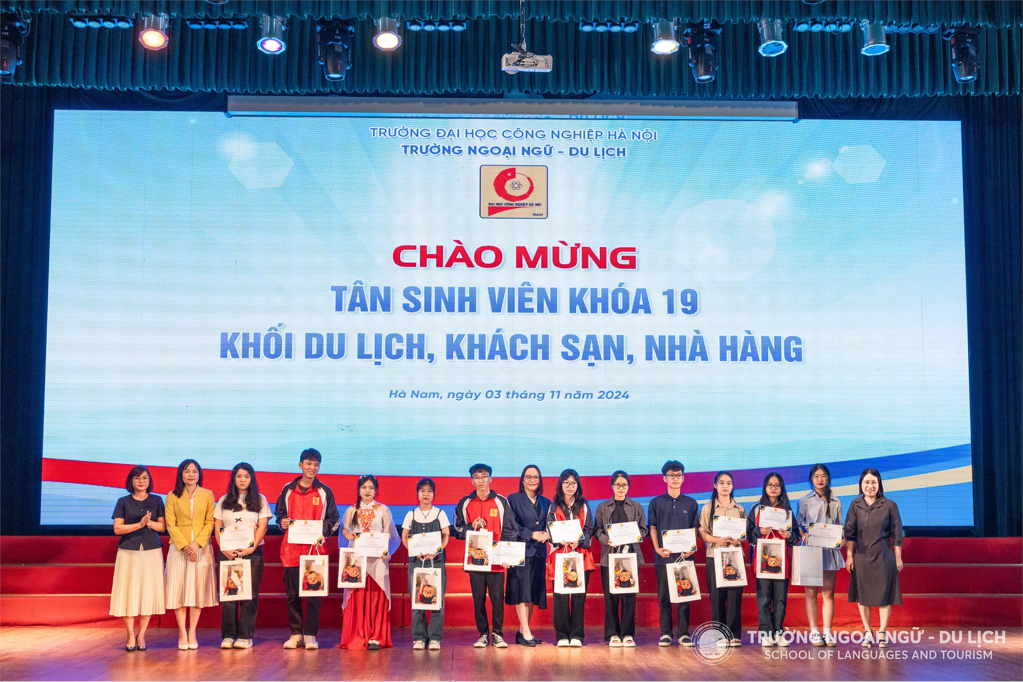 Chào tân sinh viên K19 khối ngành Du lịch, Nhà hàng, Khách sạn