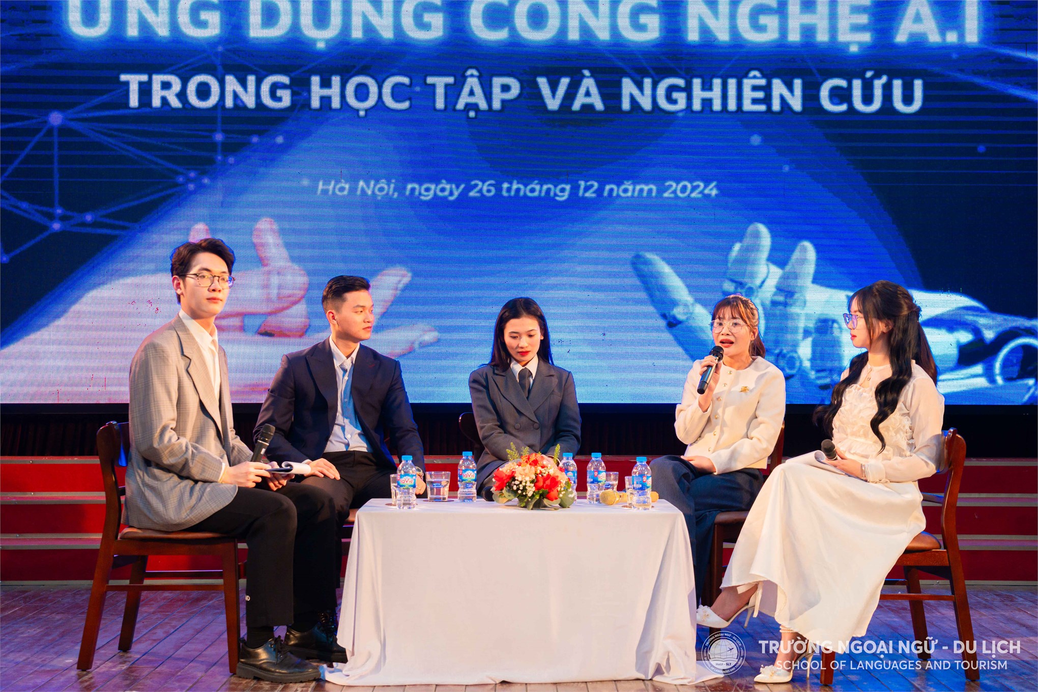 Tọa đàm Ứng dụng công nghệ AI trong học tập và nghiên cứu 