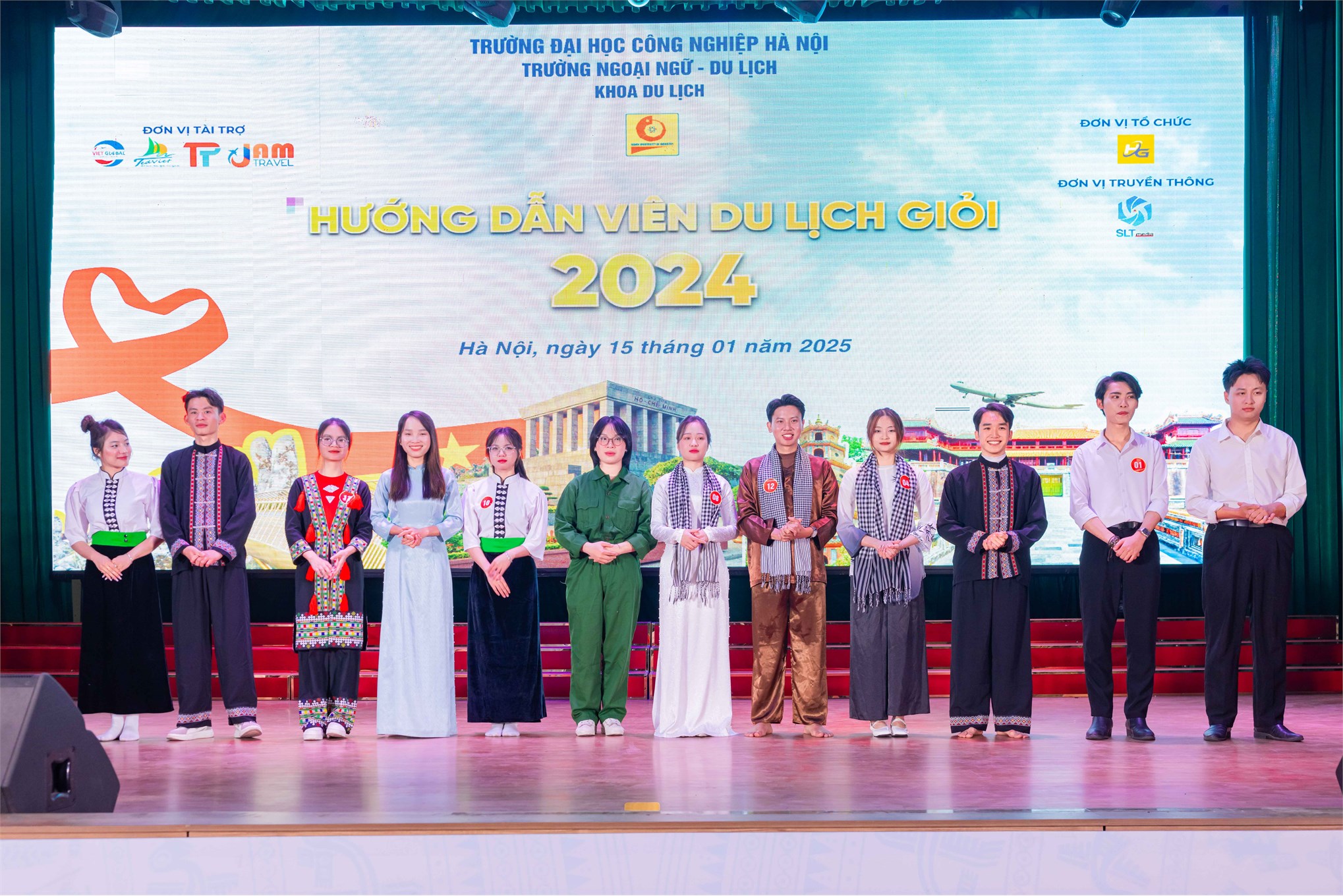 Hướng dẫn viên Du lịch giỏi 2024: Sân chơi hội tụ tài năng, trí tuệ, bản lĩnh sinh viên Khoa Du lịch