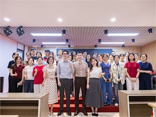 Workshop “Học Ngôn ngữ Anh trong Trường Đại học Công nghiệp Hà Nội: Ra làm gì, dễ hay khó, giàu hay nghèo?”