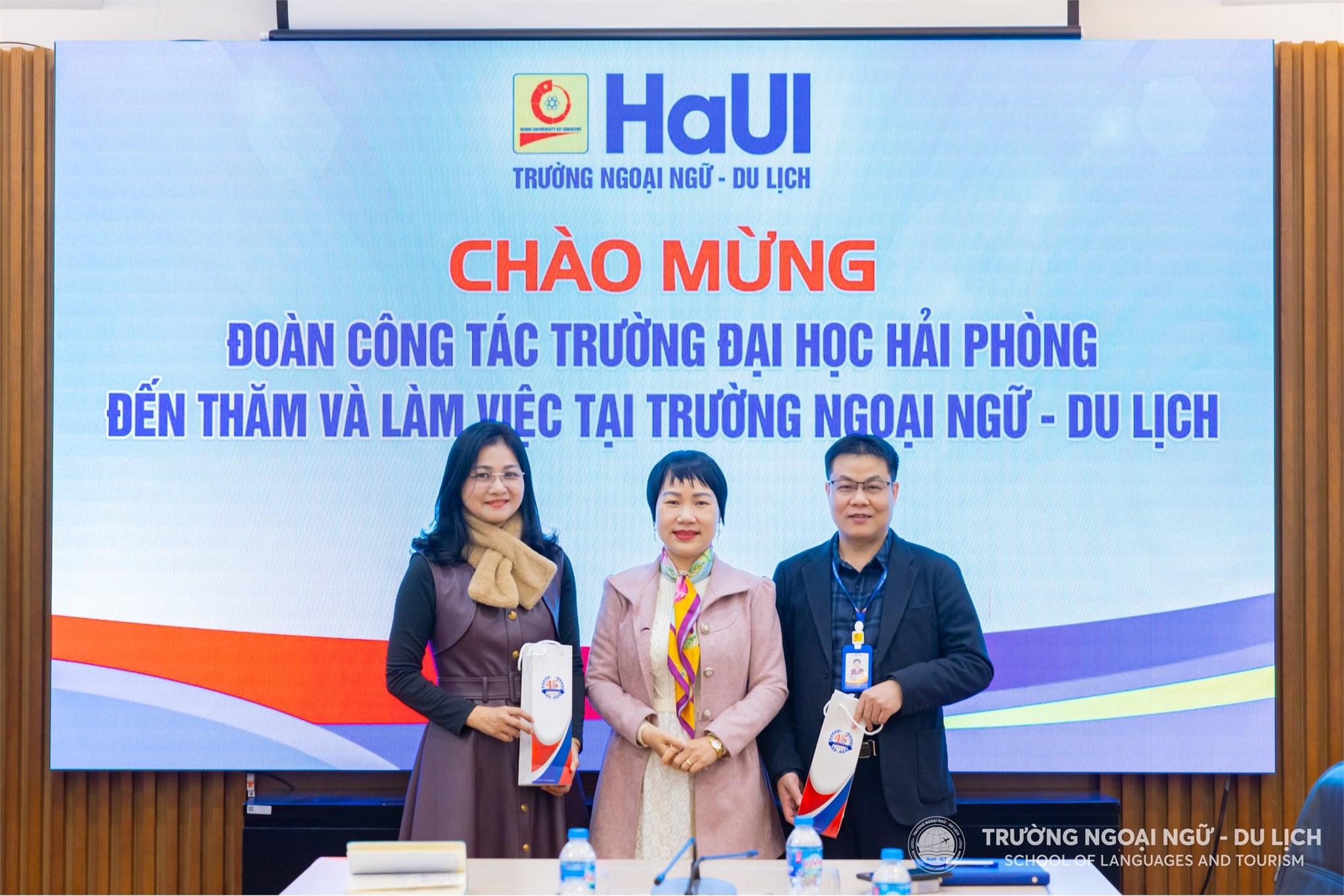 Đón tiếp và làm việc với đoàn công tác Đại học Hải Phòng