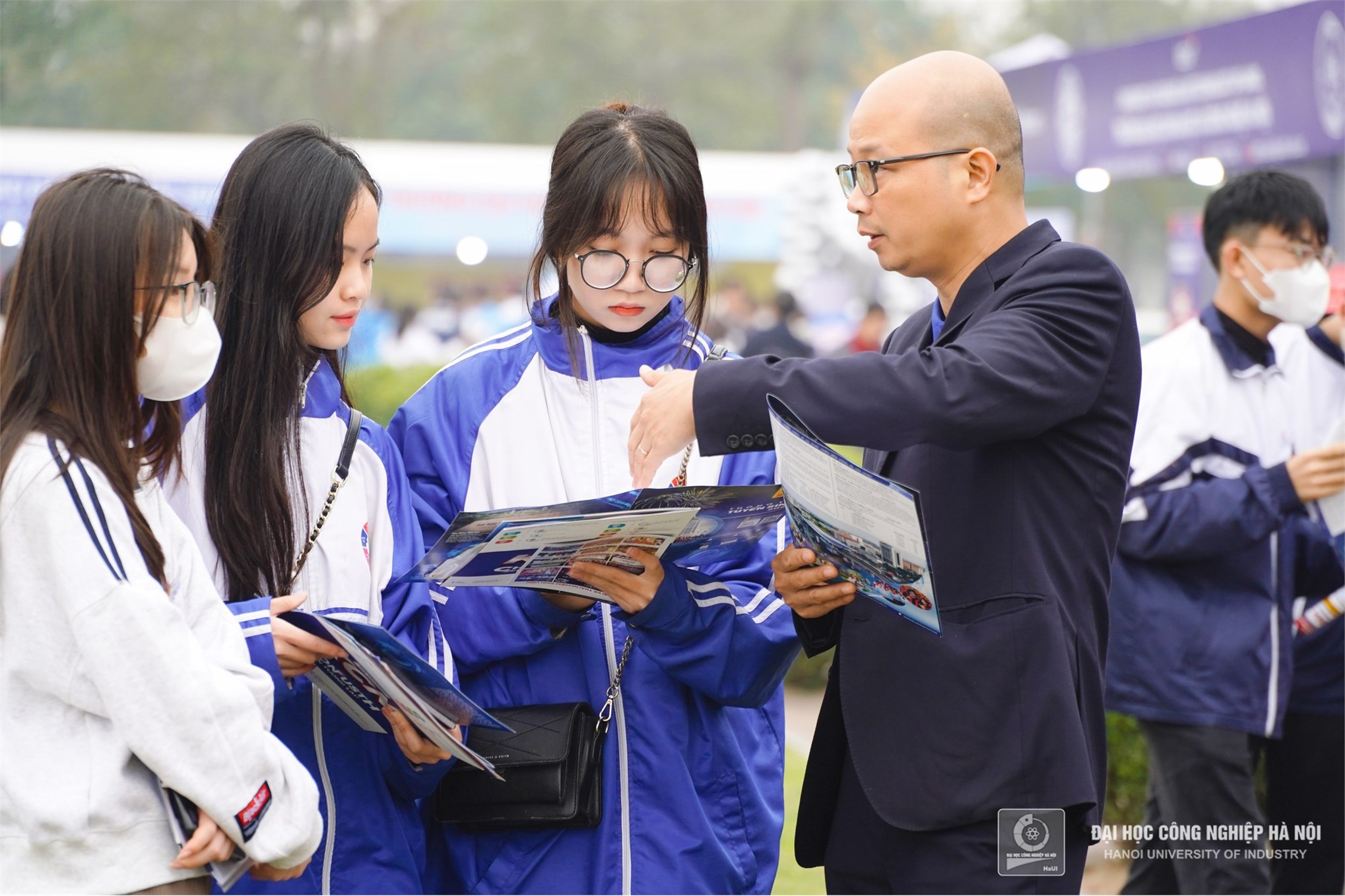 Trường Ngoại ngữ - Du lịch đồng hành cùng học sinh Bắc Ninh trong Ngày hội tư vấn tuyển sinh - hướng nghiệp năm 2025